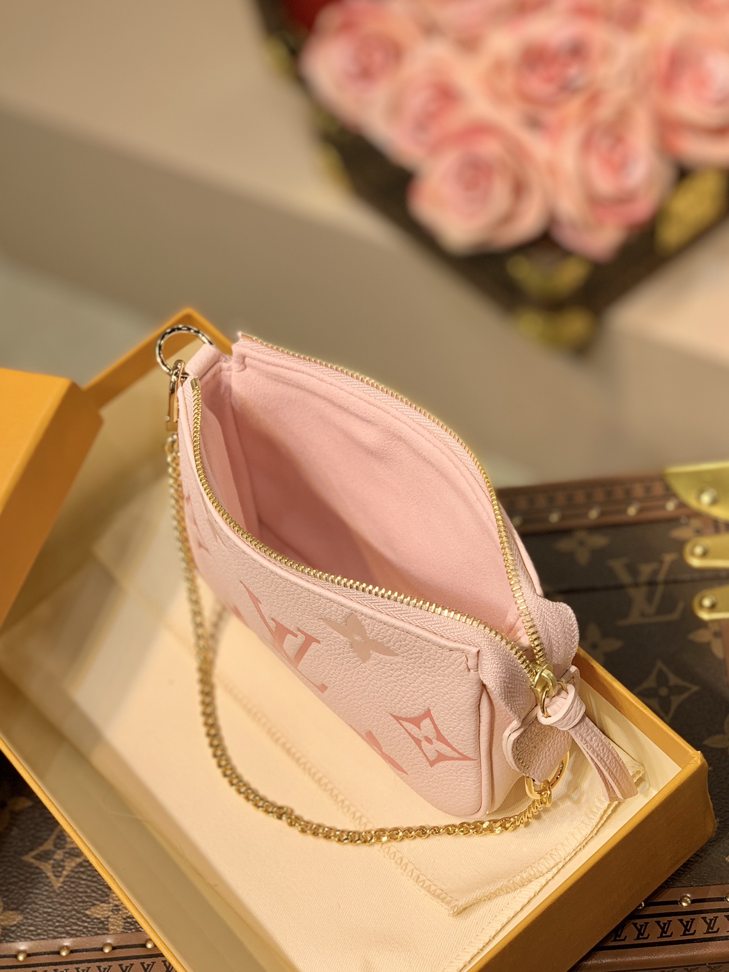 Louis Vuitton Mini Pochette Accessoires-15*9.5*3CM