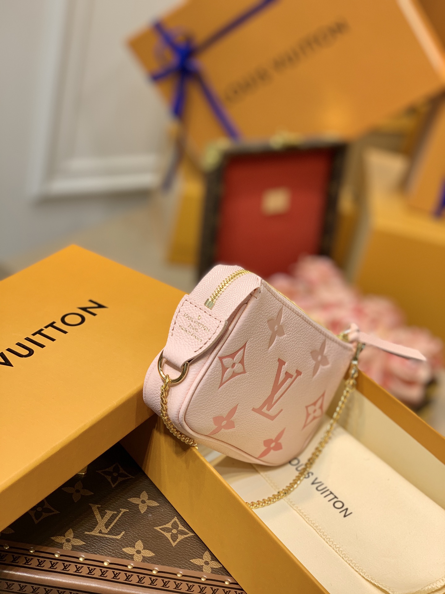Louis Vuitton Mini Pochette Accessoires-15*9.5*3CM