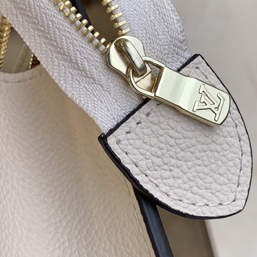 Louis Vuitton Toiletry Pouch 26-26*20*5CM