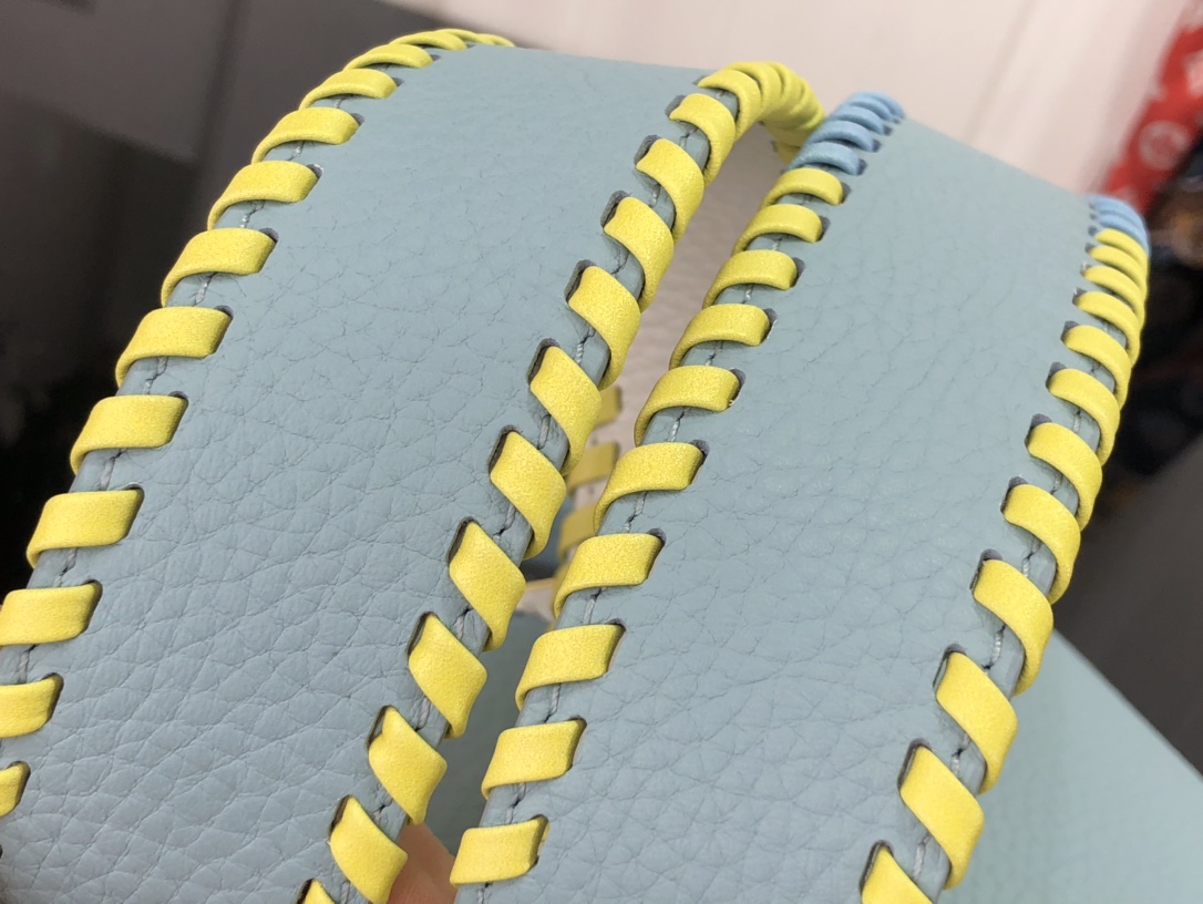 Louis Vuitton Capucines Bag-27*18*9CM