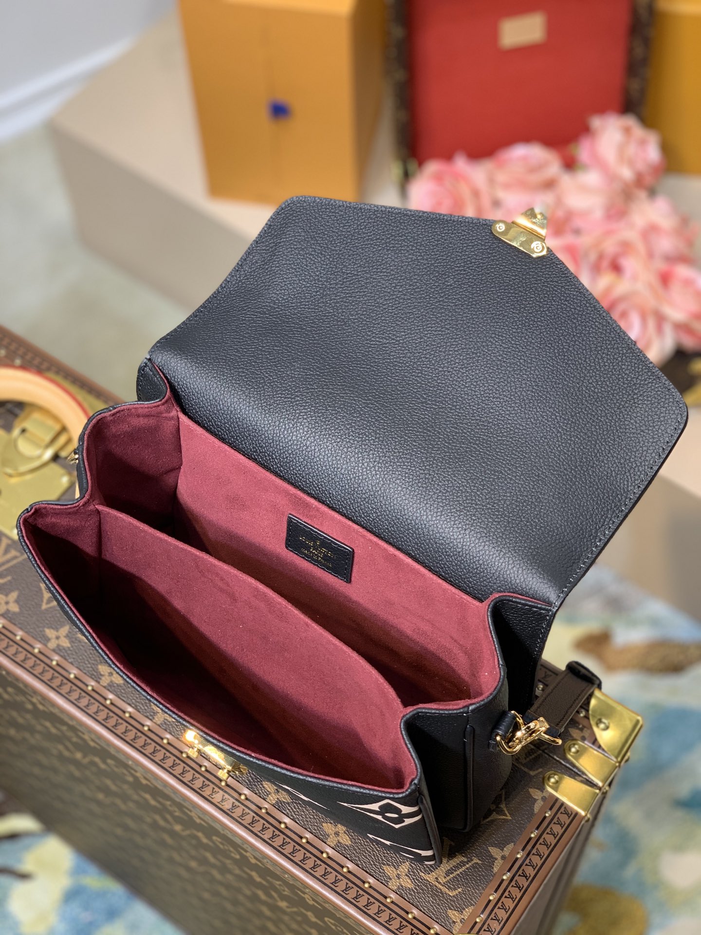 Louis Vuitton Pochette Metis Handbags-25*19*7CM