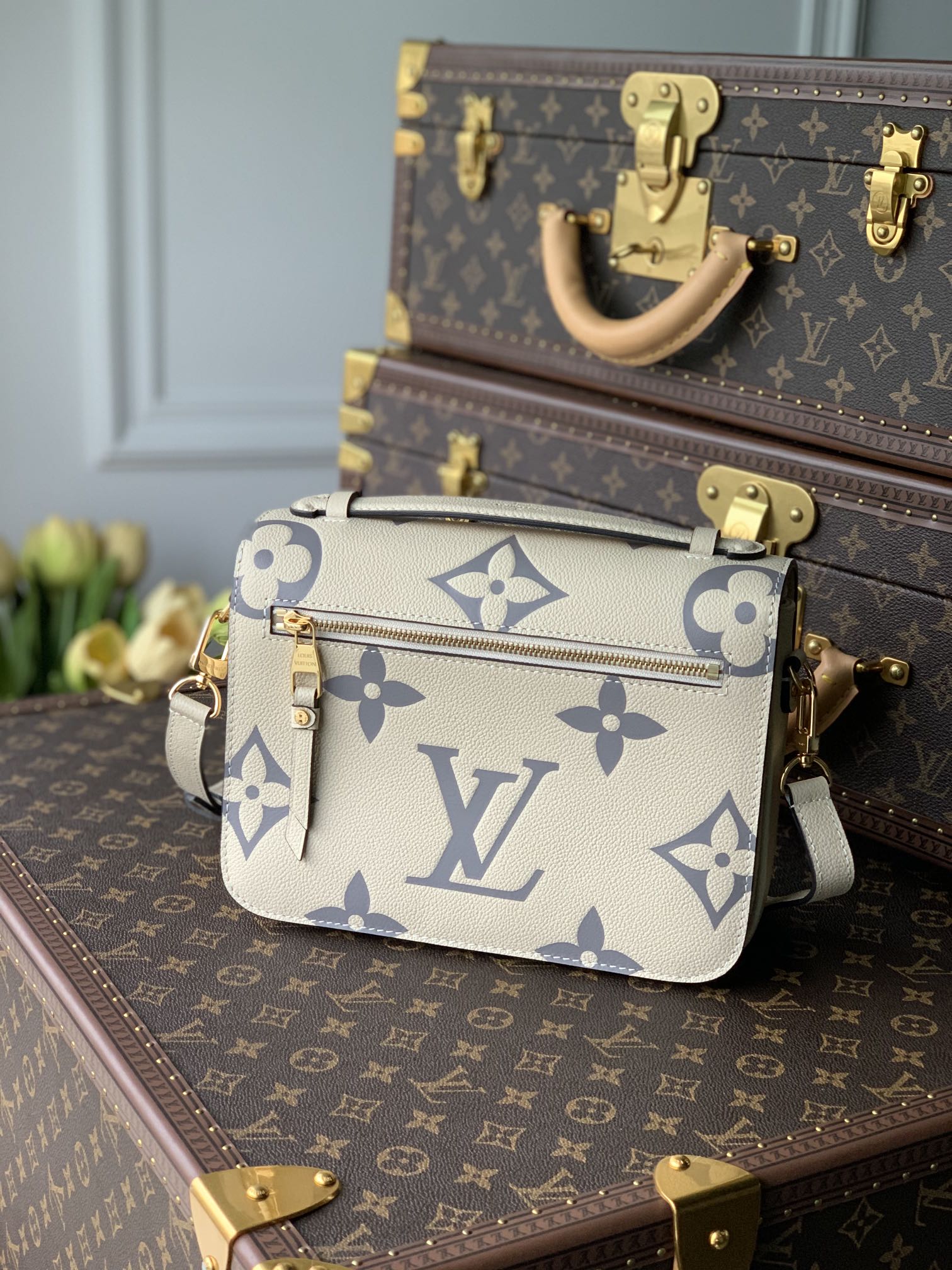 Louis Vuitton Pochette Metis Handbags-25*19*7CM