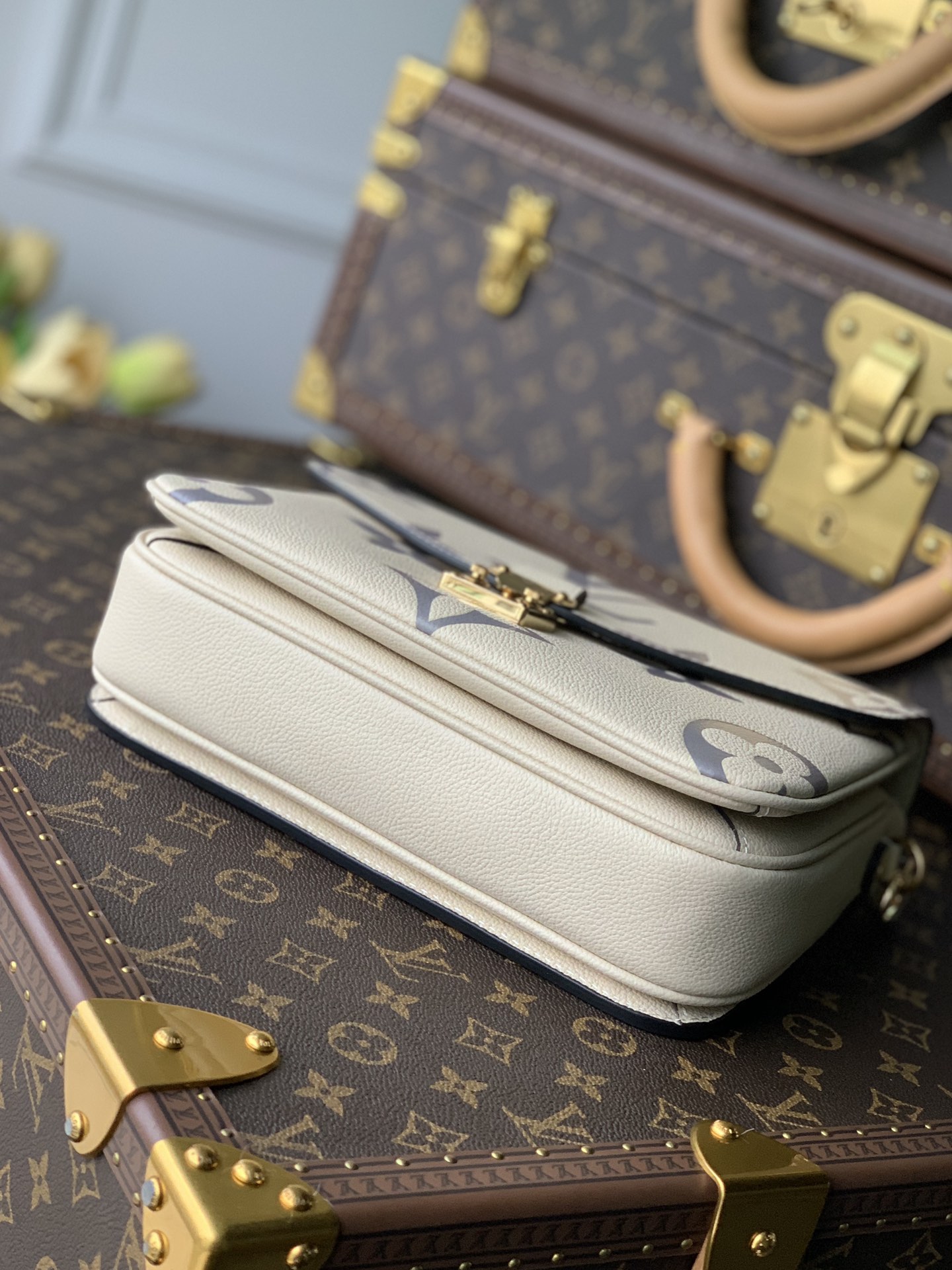 Louis Vuitton Pochette Metis Handbags-25*19*7CM