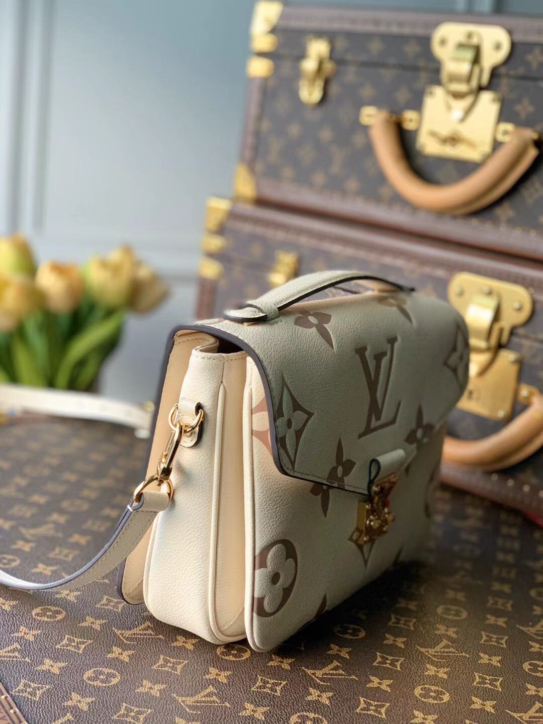 Louis Vuitton Pochette Metis Handbags-25*19*7CM