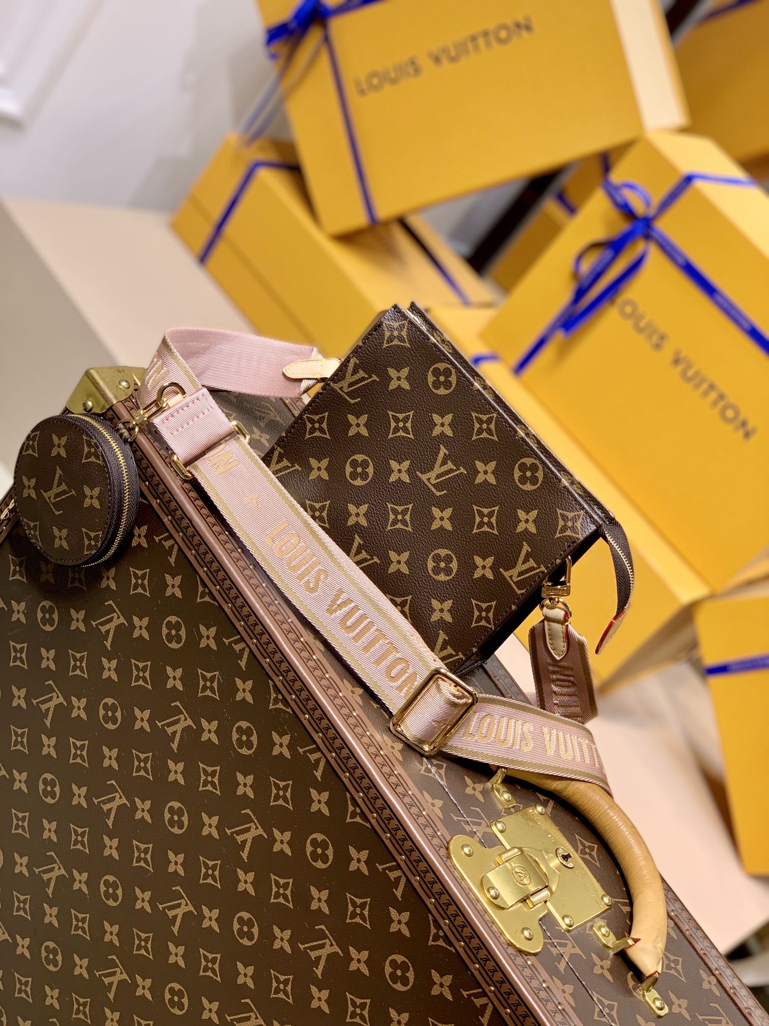 Louis Vuitton M47546 Toiletry Handbags- 26-19.0×15.0x6CM Louis Vuitton M47546 Toiletry Handbags- 26-19.0×15.0x6CM