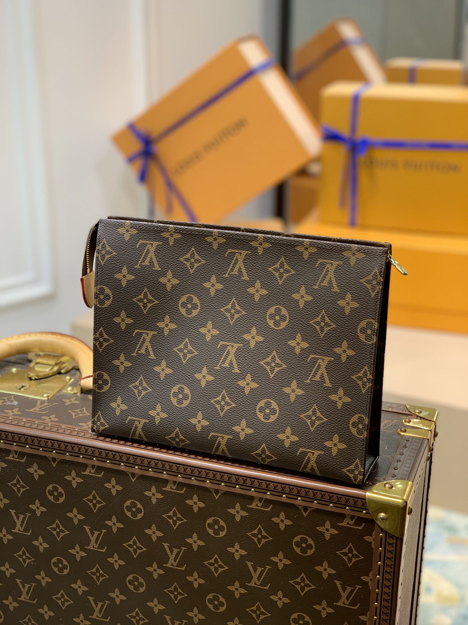 Louis Vuitton Toiletry Pouch 26-26*20*5CM