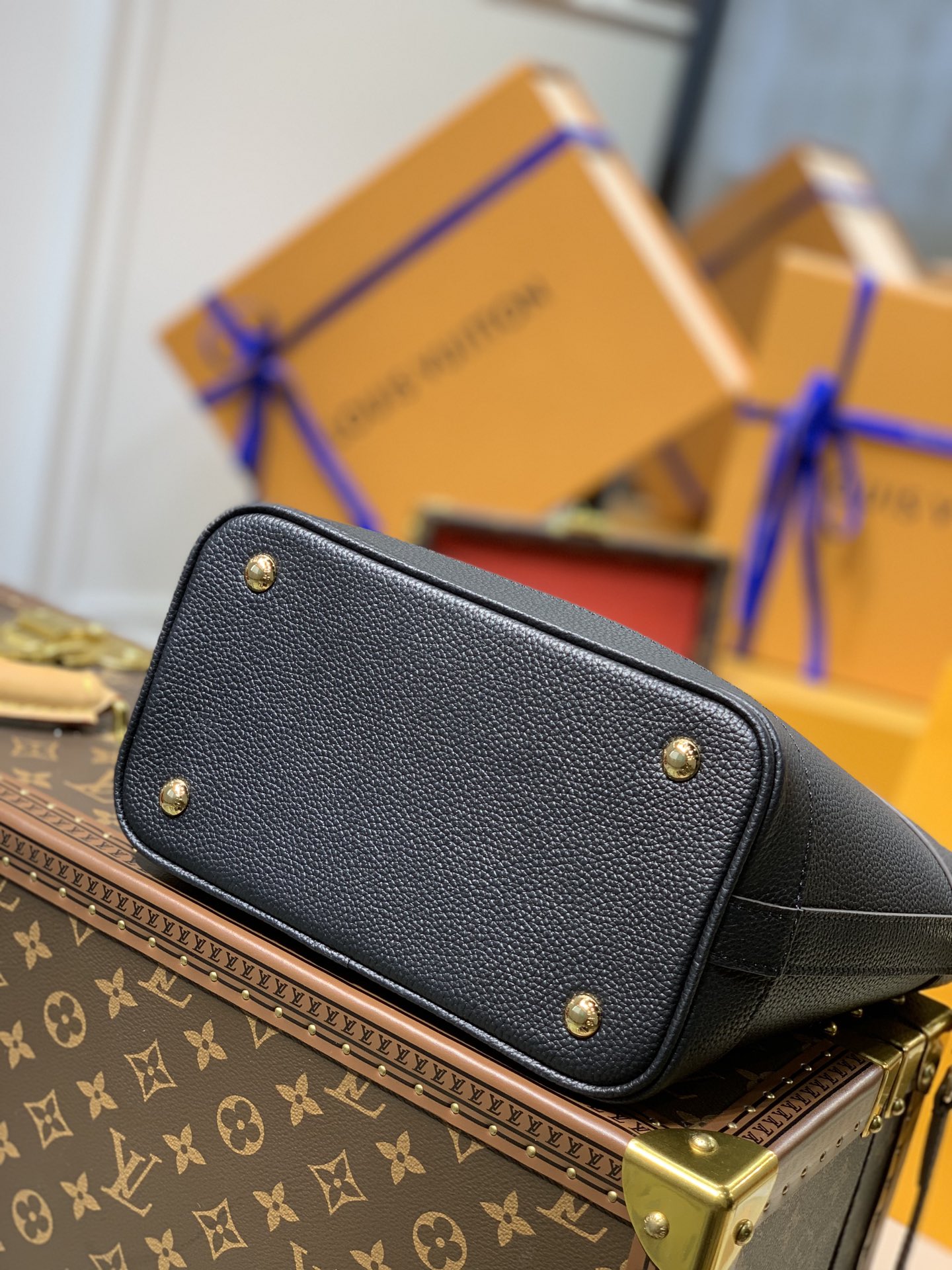 Louis Vuitton Cruiser Handbags-25*22.5*13CM