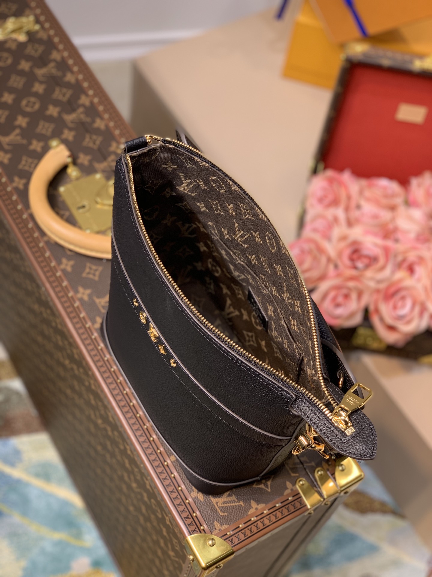 Louis Vuitton Cruiser Handbags-25*22.5*13CM