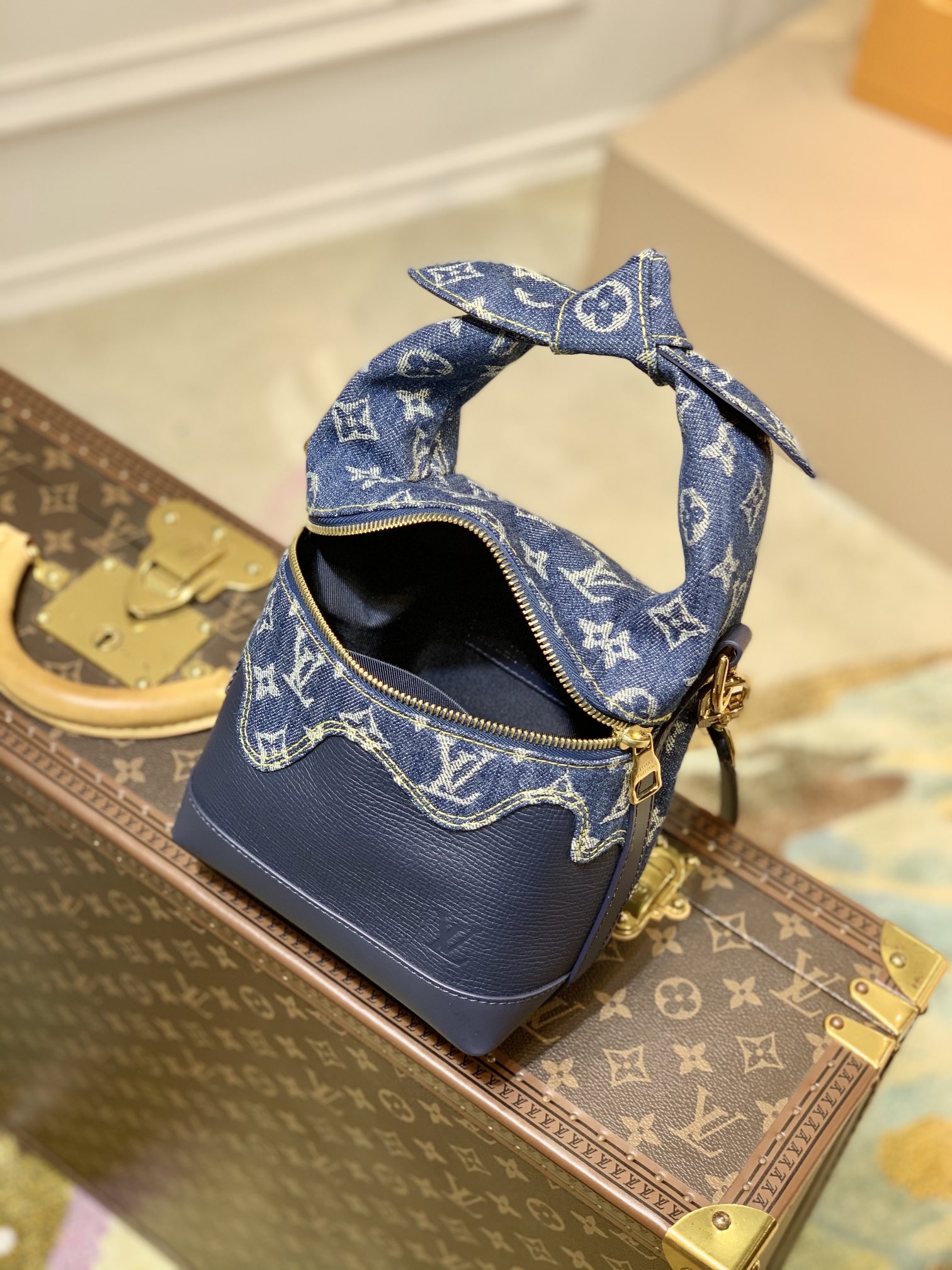 Louis Vuitton Japanese Cruiser Handbags-23*28*10 CM