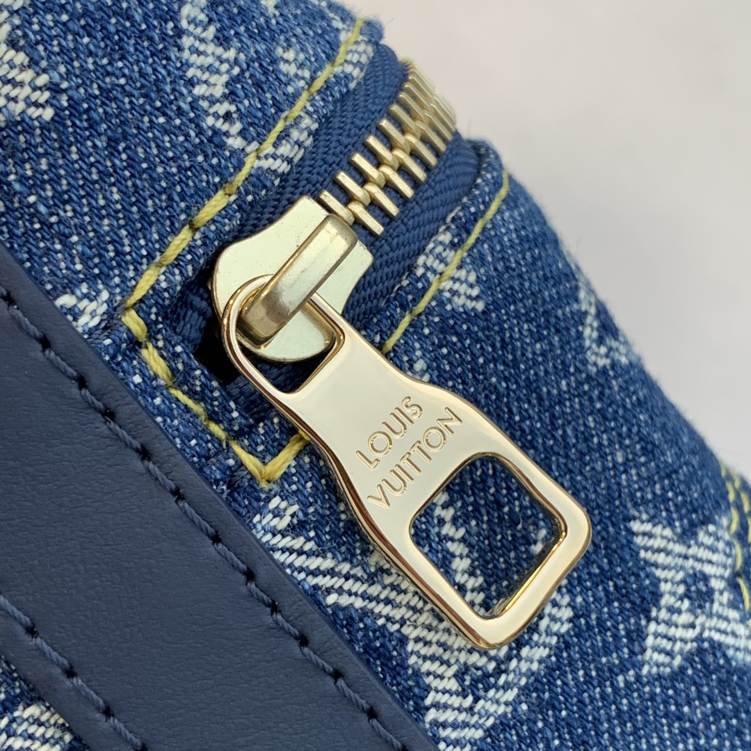 Louis Vuitton Japanese Cruiser Handbags-23*28*10 CM
