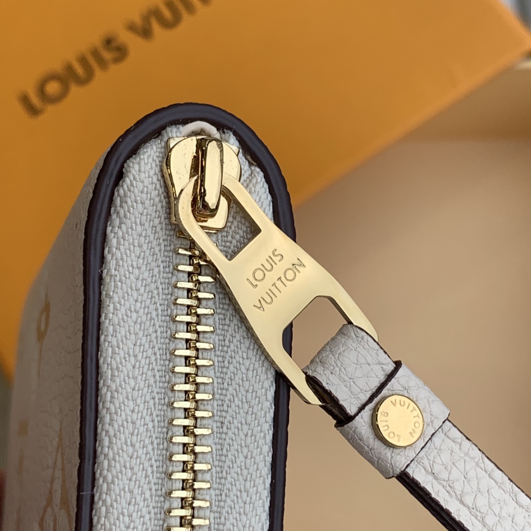 Louis Vuitton By The Pool Zippy Wallet-11*8.5*12CM
