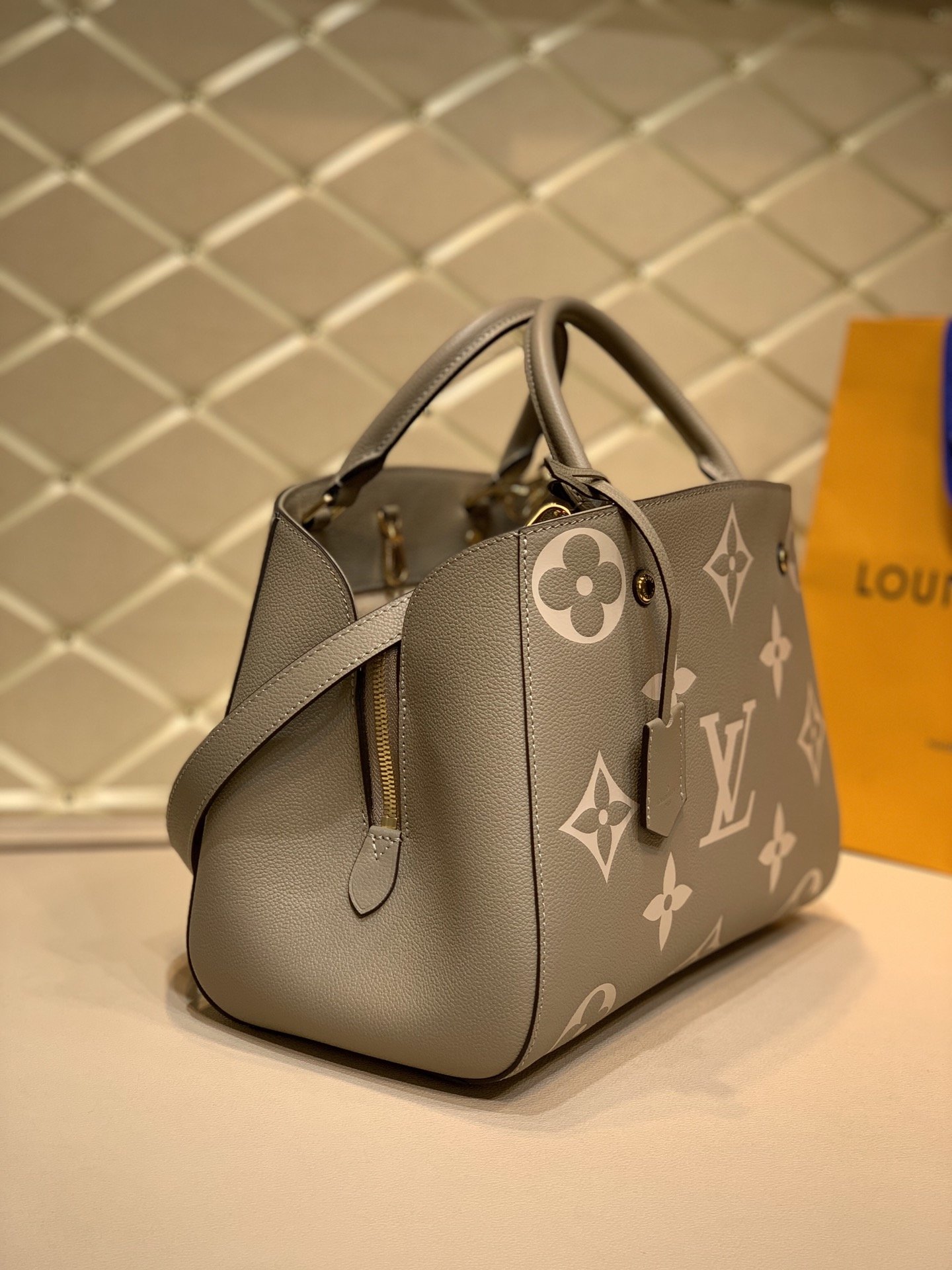 Louis Vuitton Montaigne MM-33*23*15CM