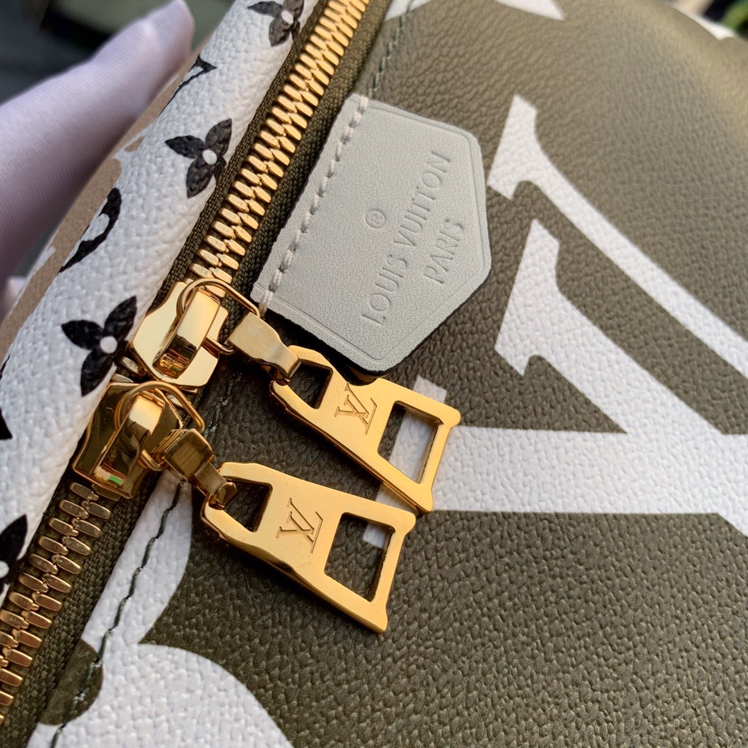 Louis Vuitton Bum Bag-37*14*13CM