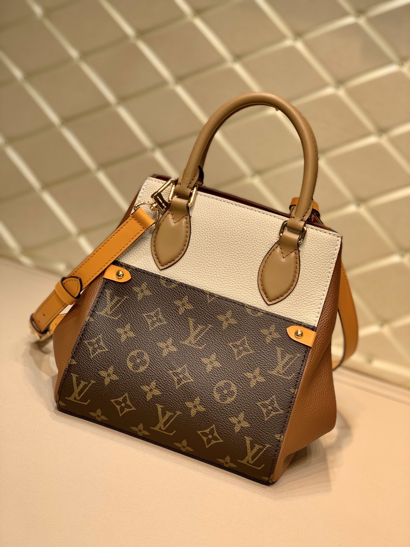 Louis Vuitton Fold Tote Bag-35*40*17CM Louis Vuitton Fold Tote Bag-35*40*17CM