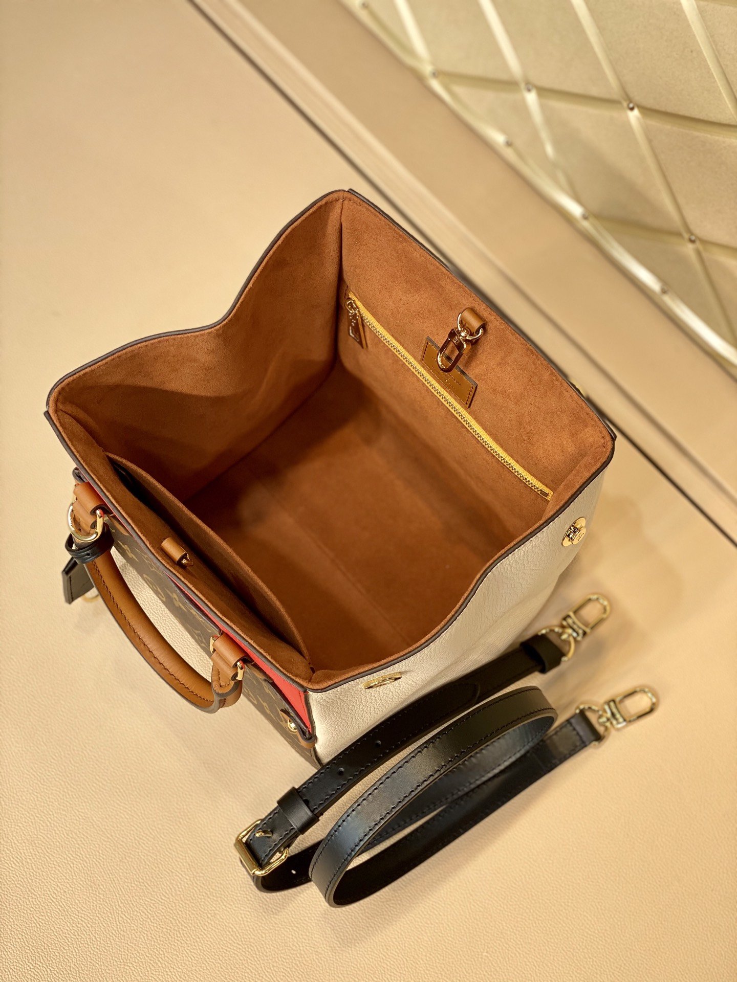 Louis Vuitton Fold Tote Bag-35*40*17CM Louis Vuitton Fold Tote Bag-35*40*17CM