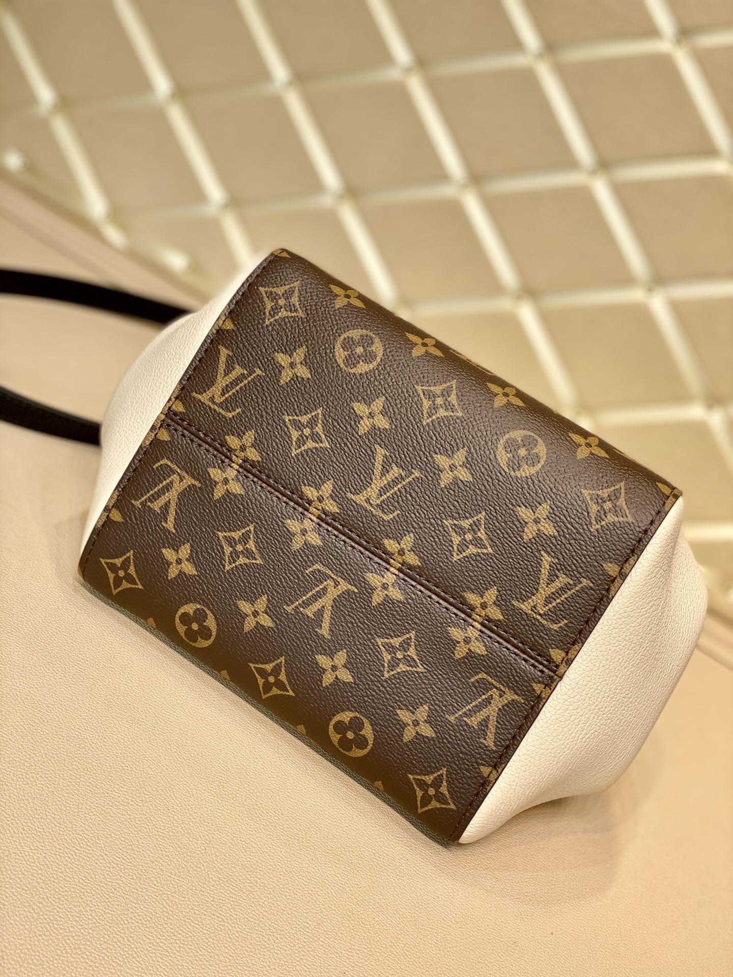 Louis Vuitton Fold Tote Bag-35*40*17CM Louis Vuitton Fold Tote Bag-35*40*17CM