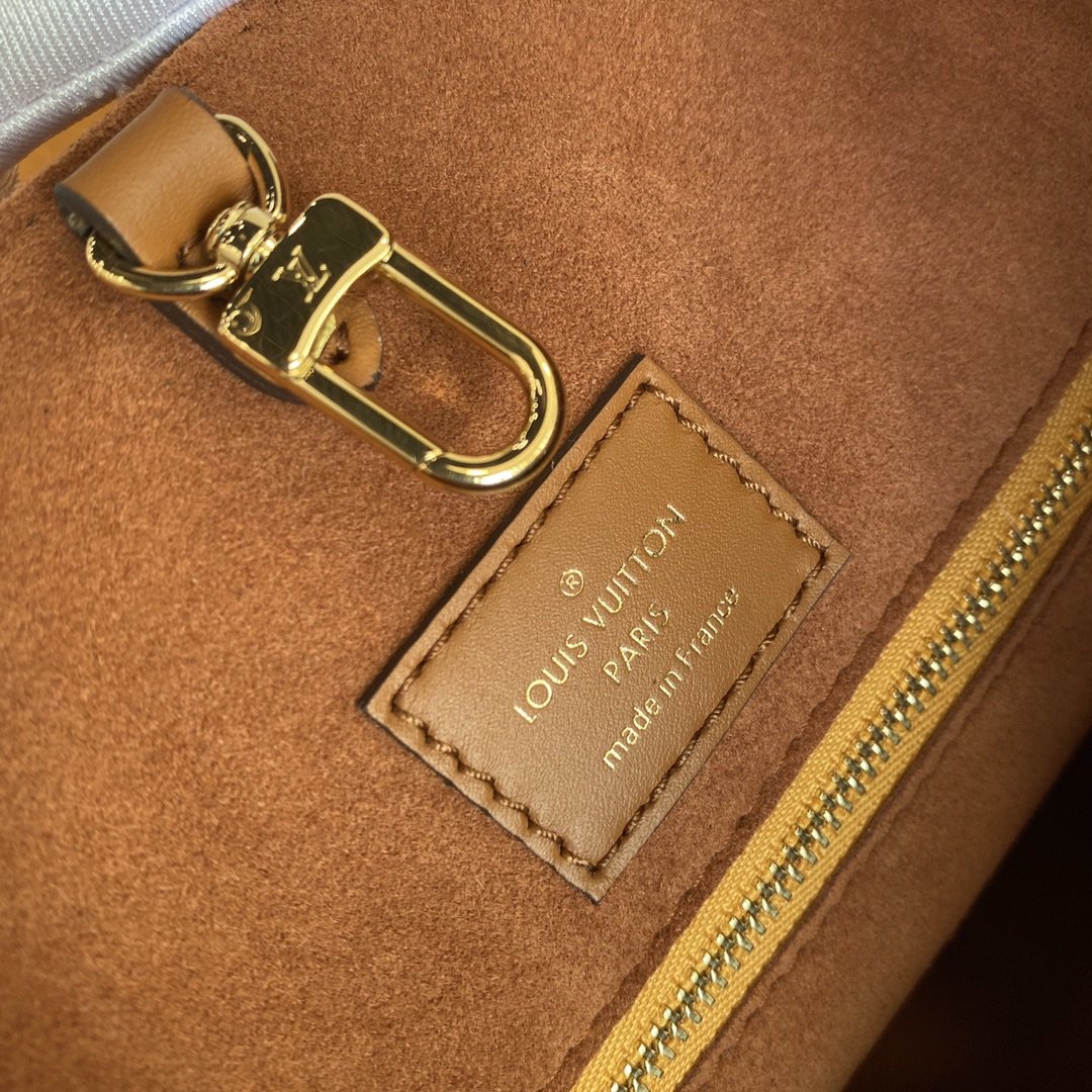 Louis Vuitton Fold Tote Bag-35*40*17CM Louis Vuitton Fold Tote Bag-35*40*17CM
