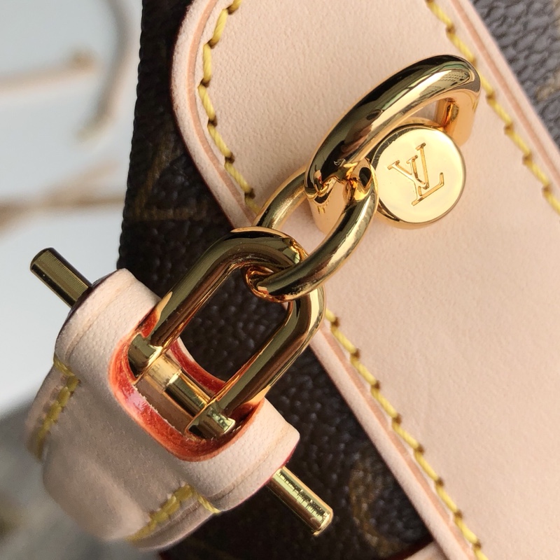 Louis Vuitton Duffle Handbags-22*23*14CM