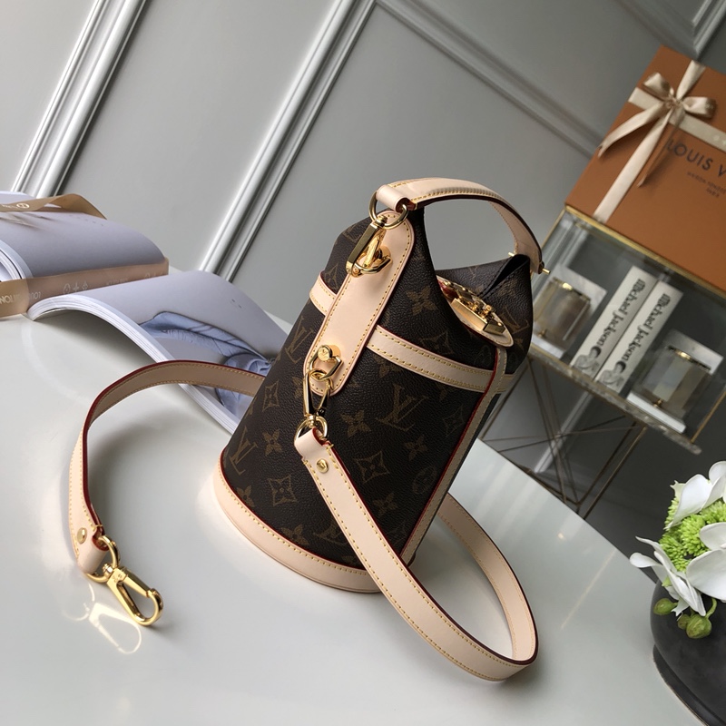 Louis Vuitton Duffle Handbags-22*23*14CM