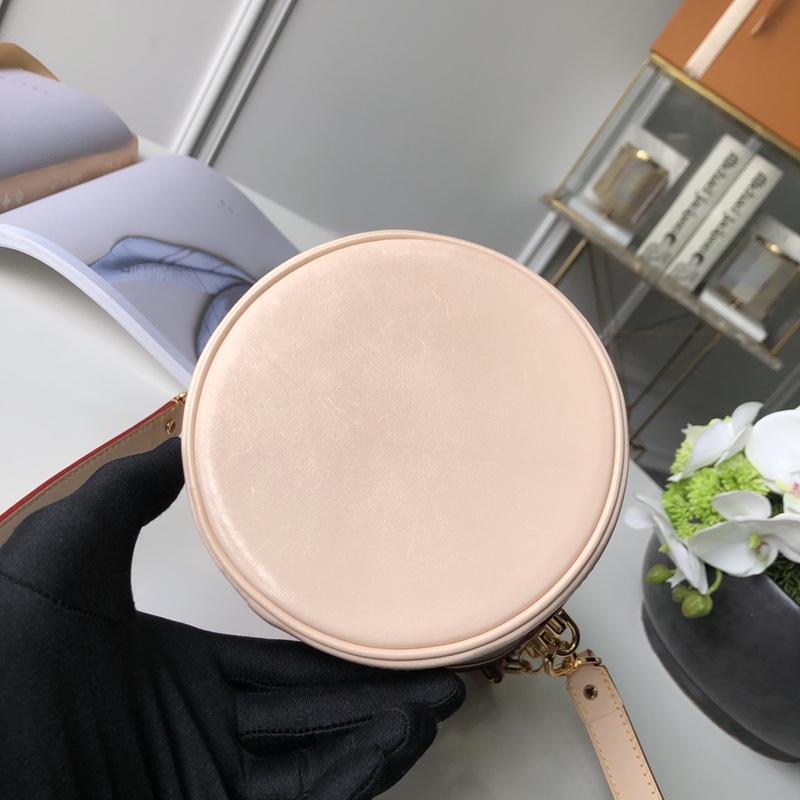 Louis Vuitton Duffle Handbags-22*23*14CM