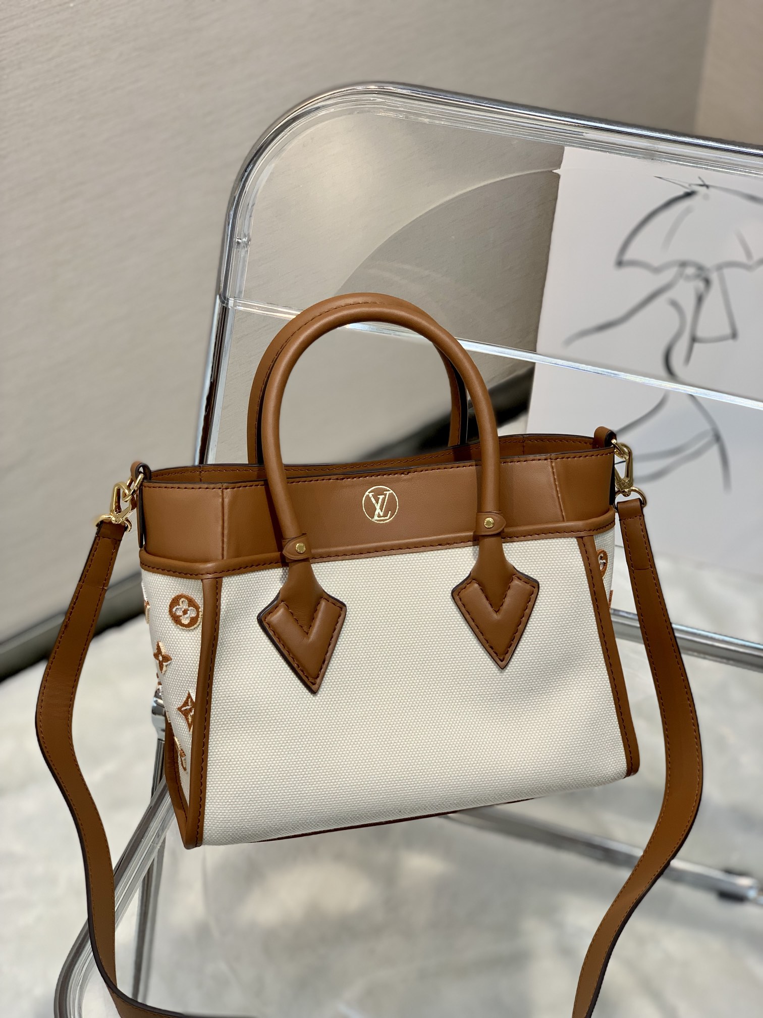 Louis Vuitton On My Side Tote Bag-25*20*12CM Louis Vuitton On My Side Tote Bag-25*20*12CM