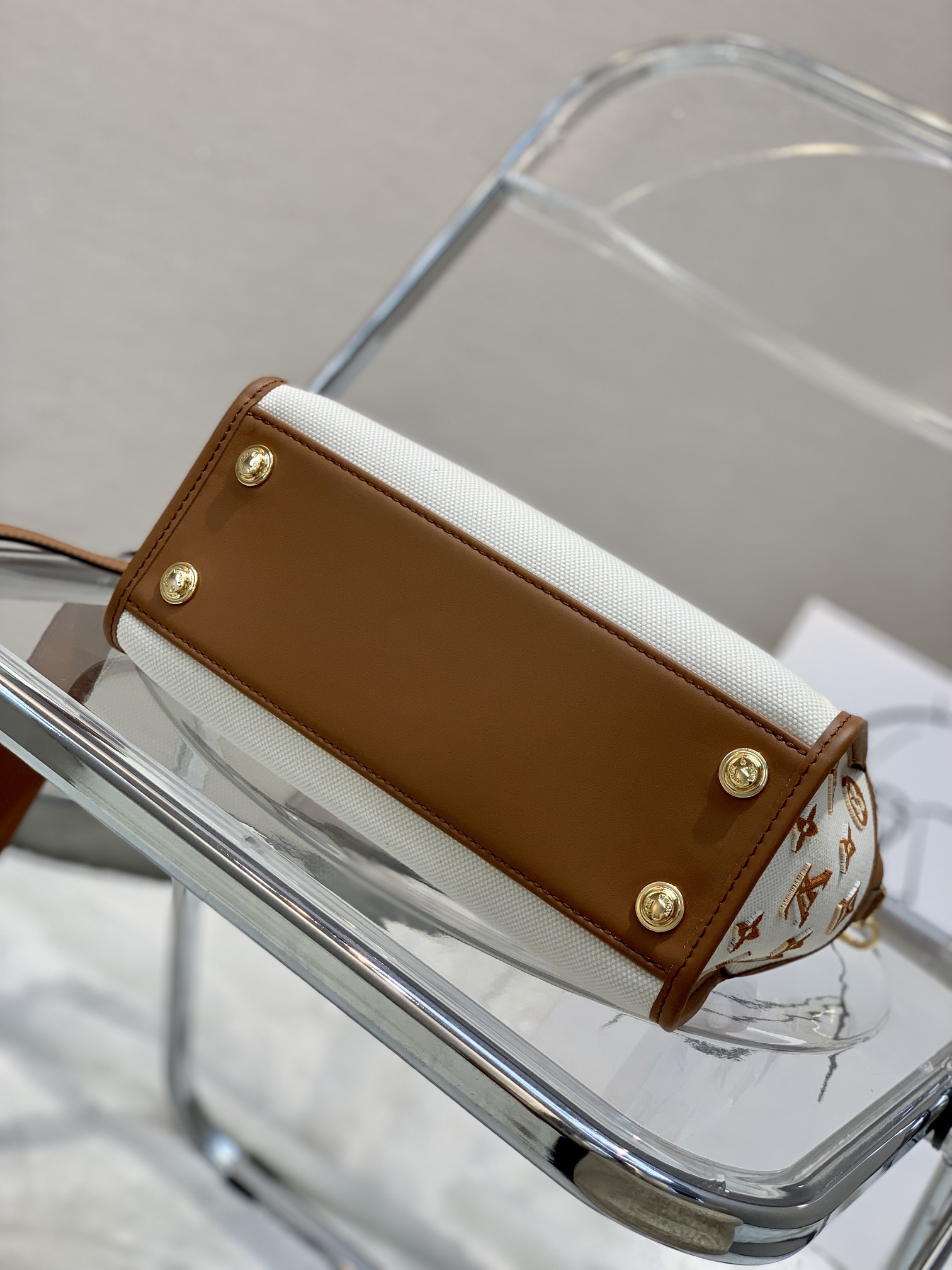 Louis Vuitton On My Side Tote Bag-25*20*12CM Louis Vuitton On My Side Tote Bag-25*20*12CM