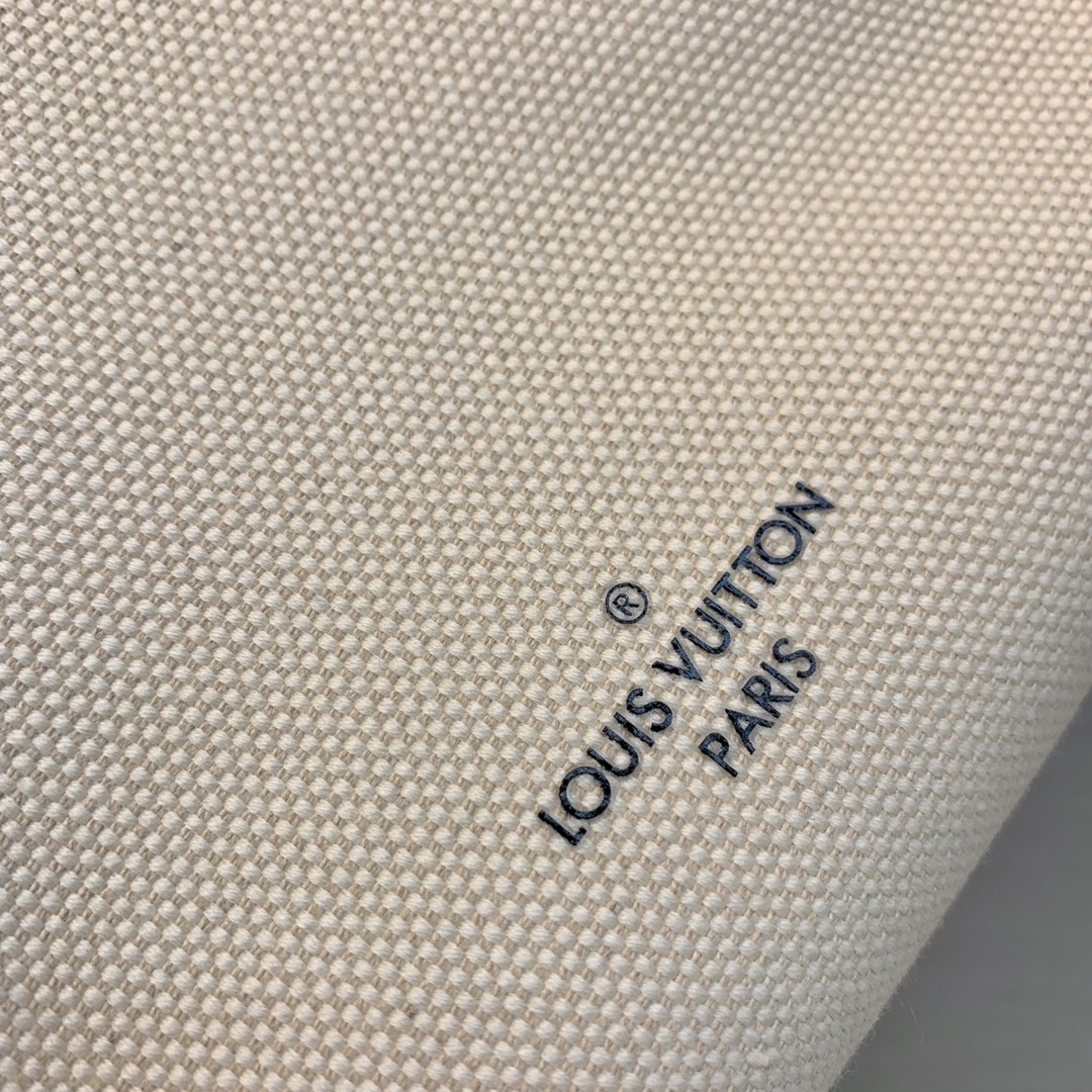 Louis Vuitton On My Side Tote Bag-25*20*12CM Louis Vuitton On My Side Tote Bag-25*20*12CM