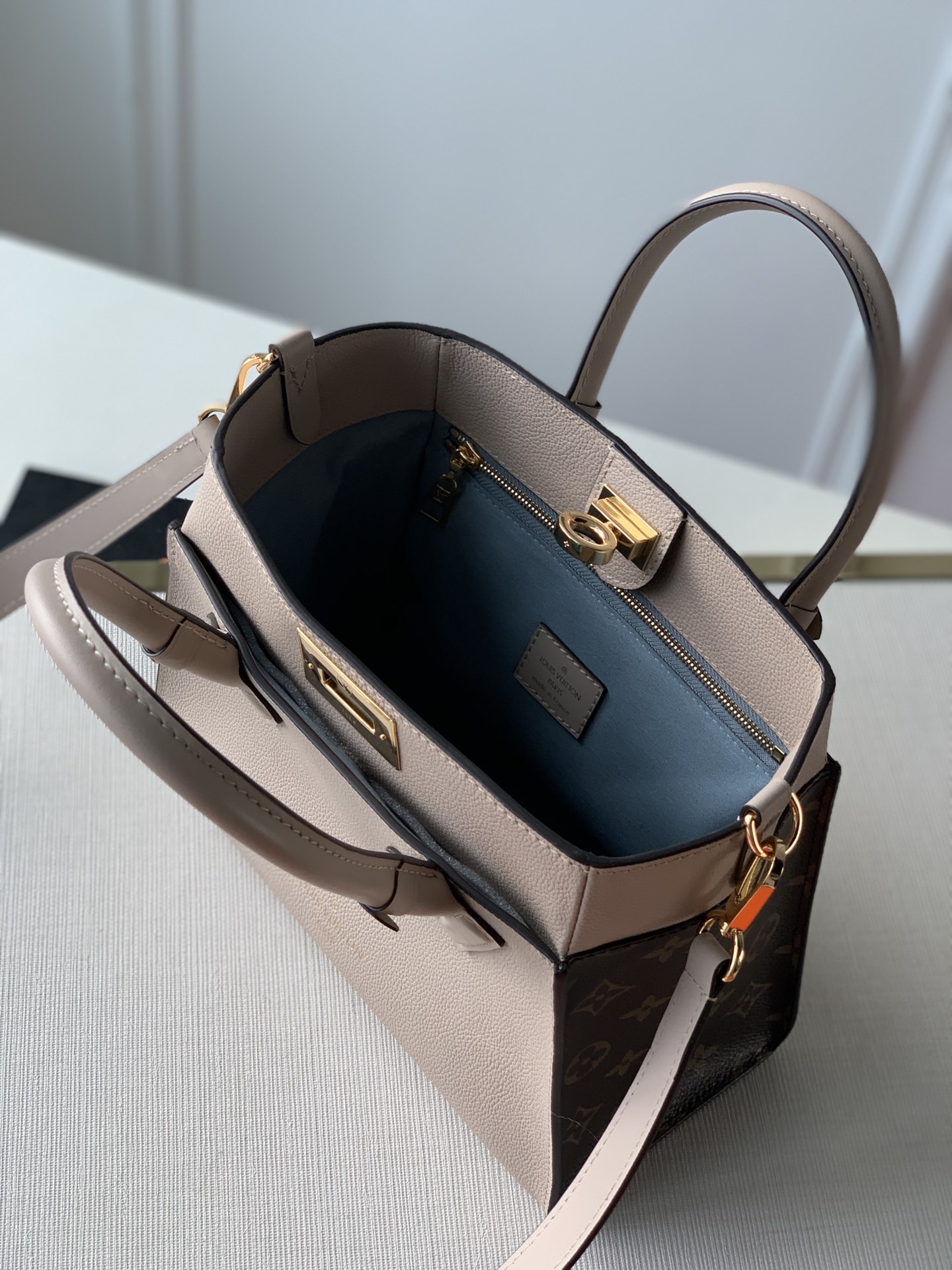 Louis Vuitton On My Side Tote Bag-M57728-31*25*14CM Louis Vuitton On My Side Tote Bag-M57728-31*25*14CM