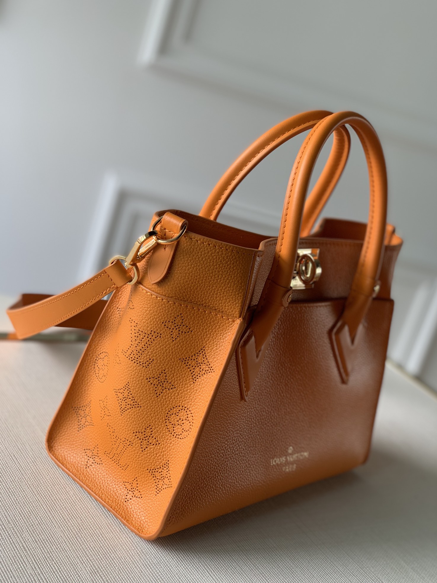 Louis Vuitton On My Side Tote Bag-M57728-31*25*14CM
