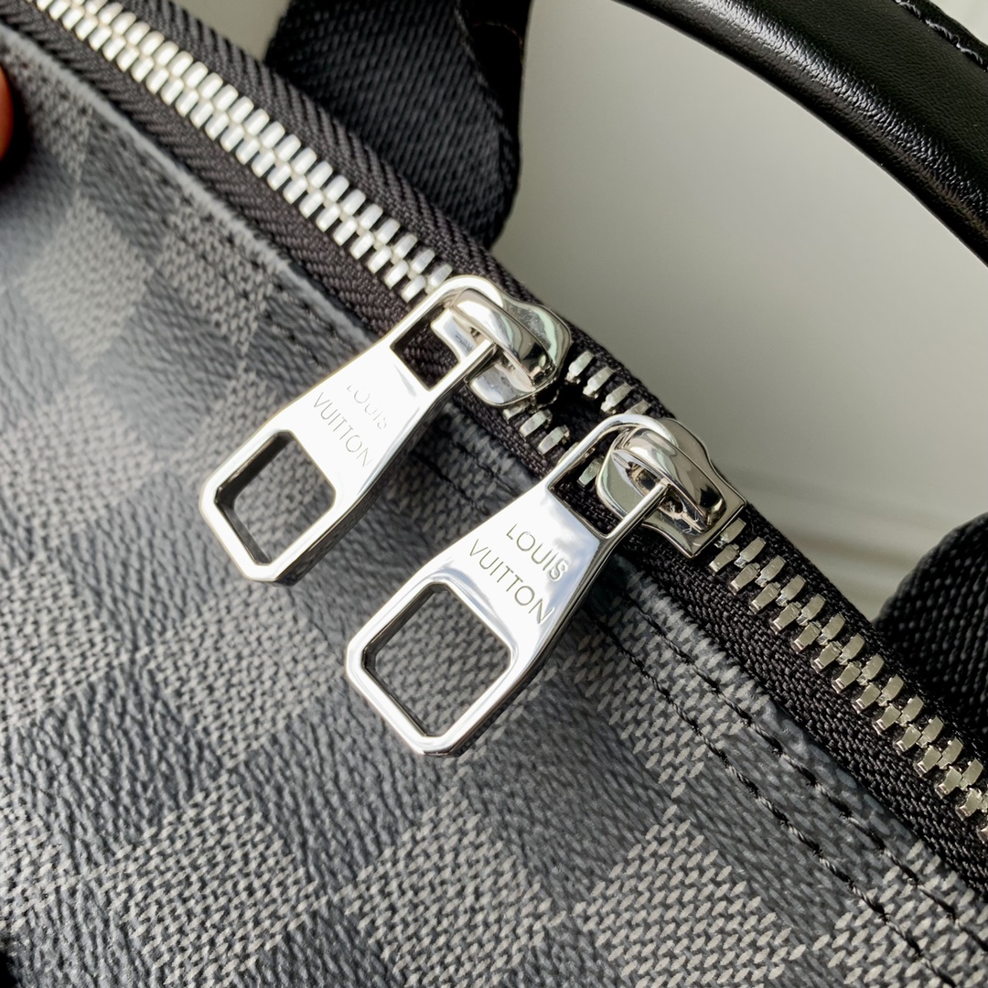 Louis Vuitton Michael Damier Infini Onyx Backpsck-29*42*13CM