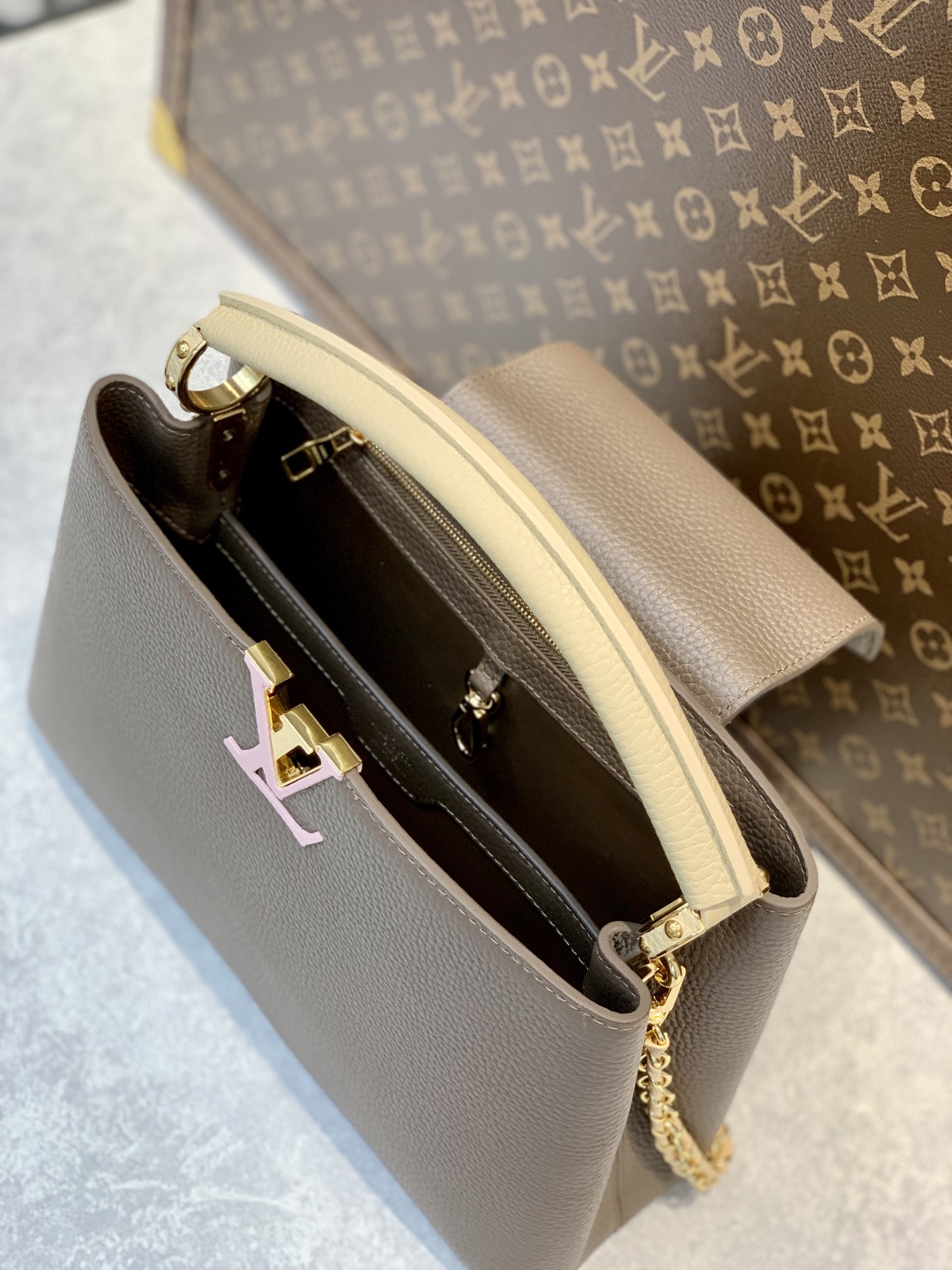 Louis Vuitton Capucines Bag-31.5*20*11CM