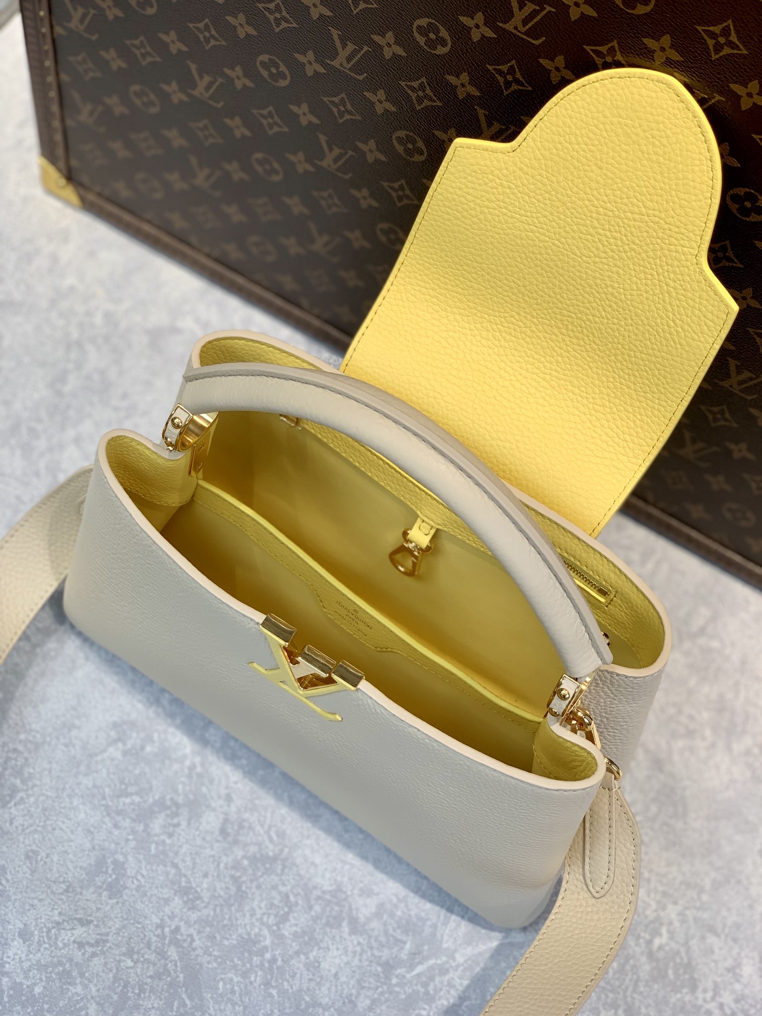 Louis Vuitton Capucines Bag-31.5*20*11CM