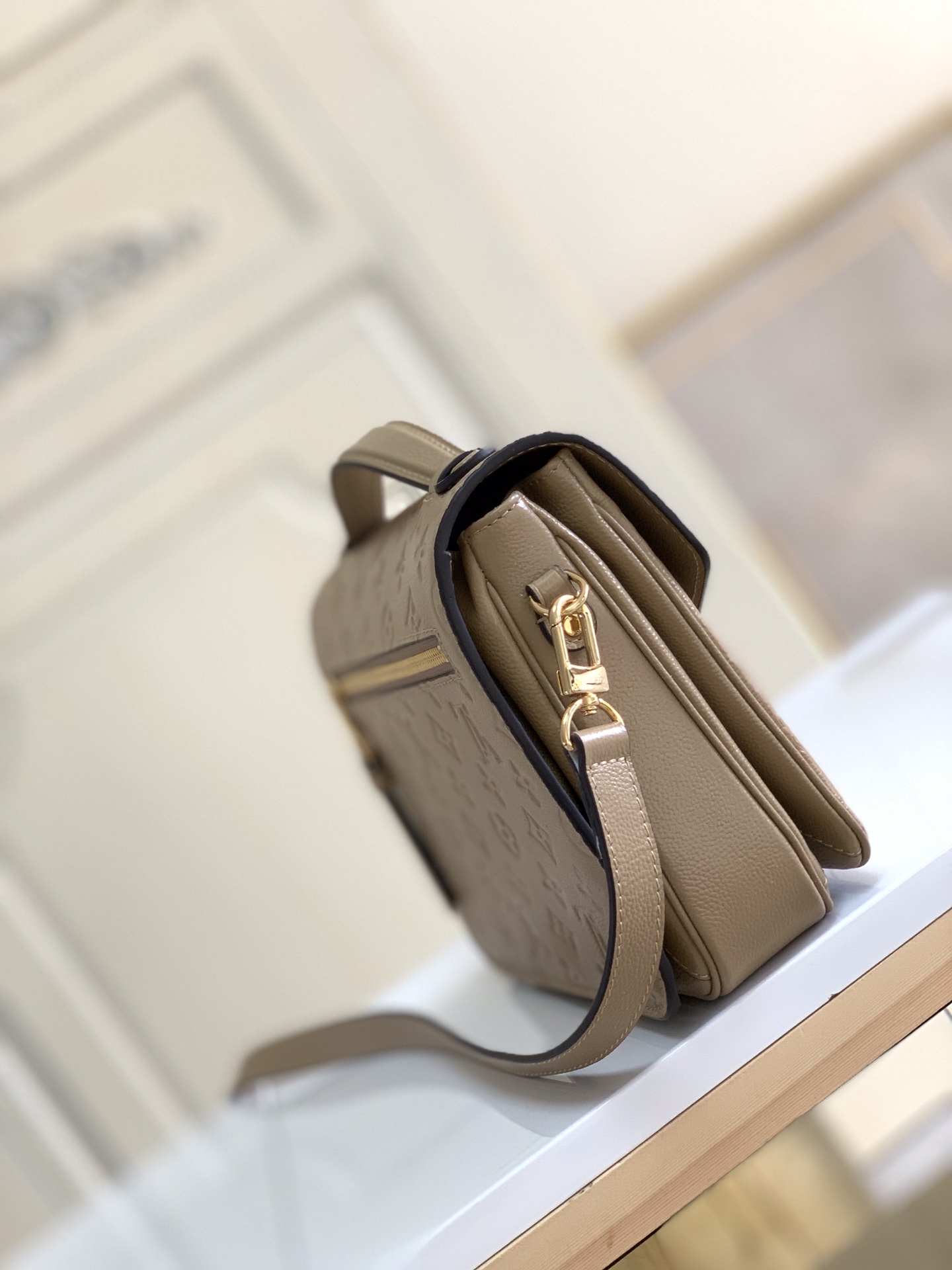 Louis Vuitton Pochette Metis Handbags-25*19*7CM