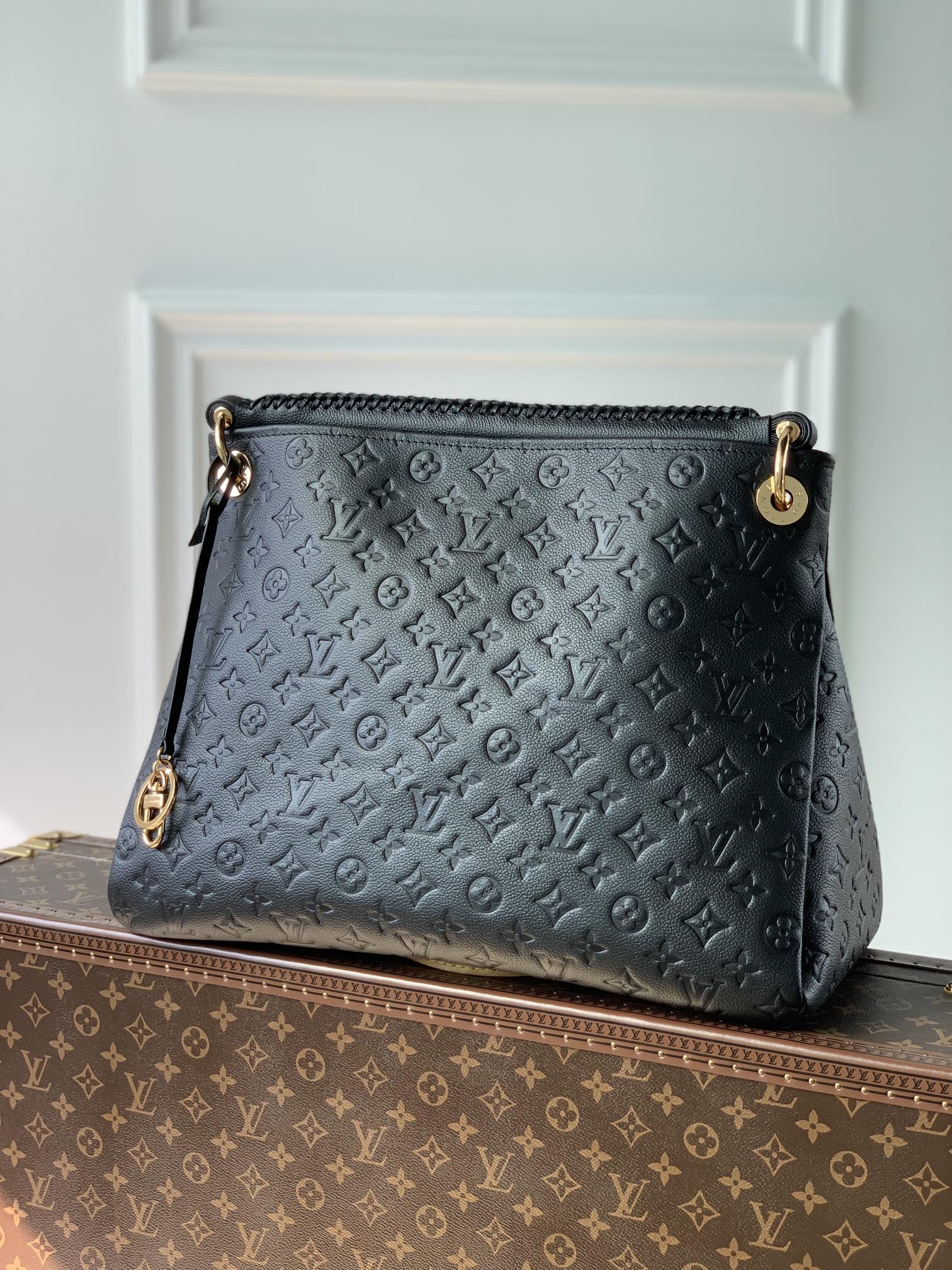 Louis Vuitton Artsy HandBag-Black-47*32*22CM