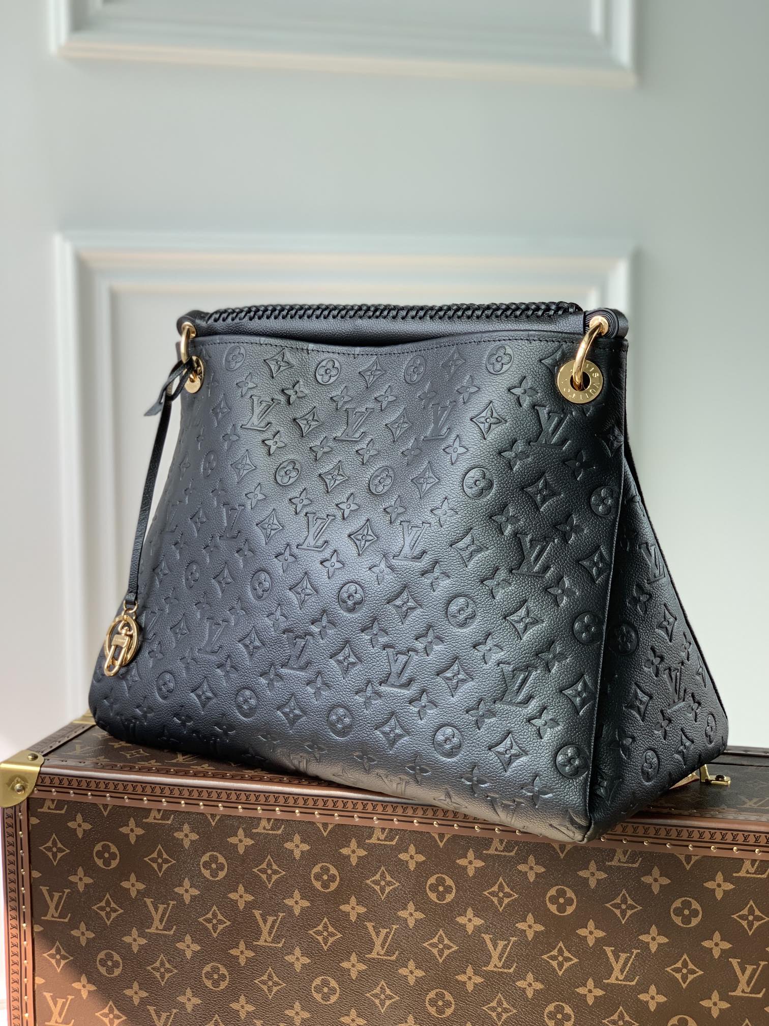 Louis Vuitton Artsy HandBag-Black-47*32*22CM