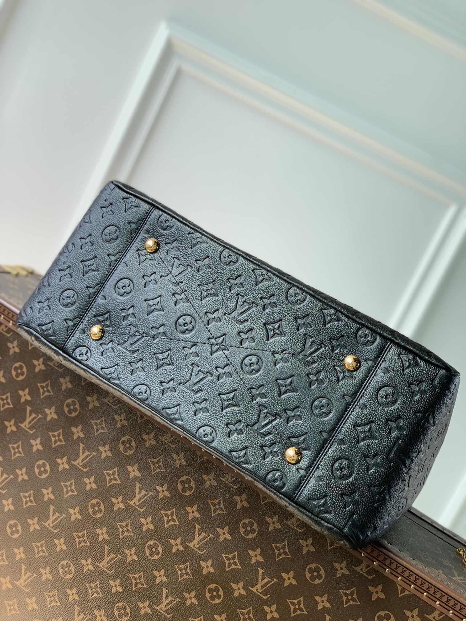 Louis Vuitton Artsy HandBag-Black-47*32*22CM