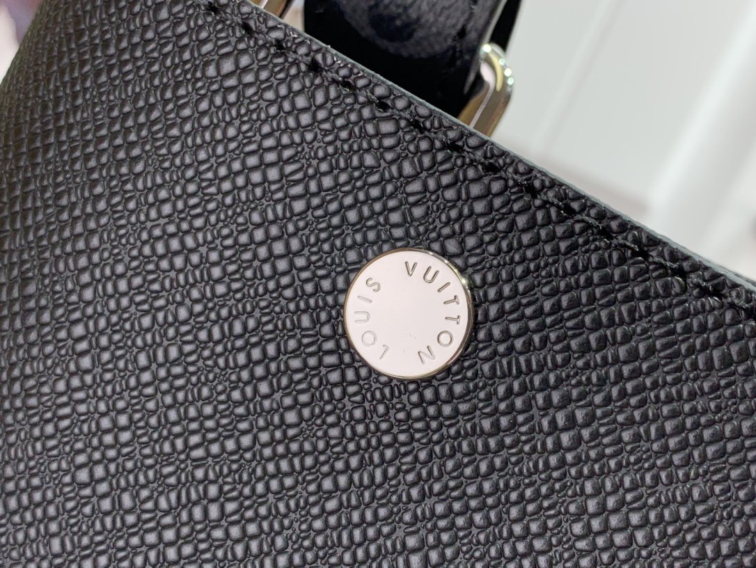 Louis Vuitton Outdoor Handbags-39*35*14.5CM