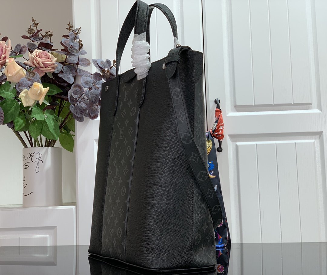 Louis Vuitton Outdoor Handbags-39*35*14.5CM Louis Vuitton Outdoor Handbags-39*35*14.5CM