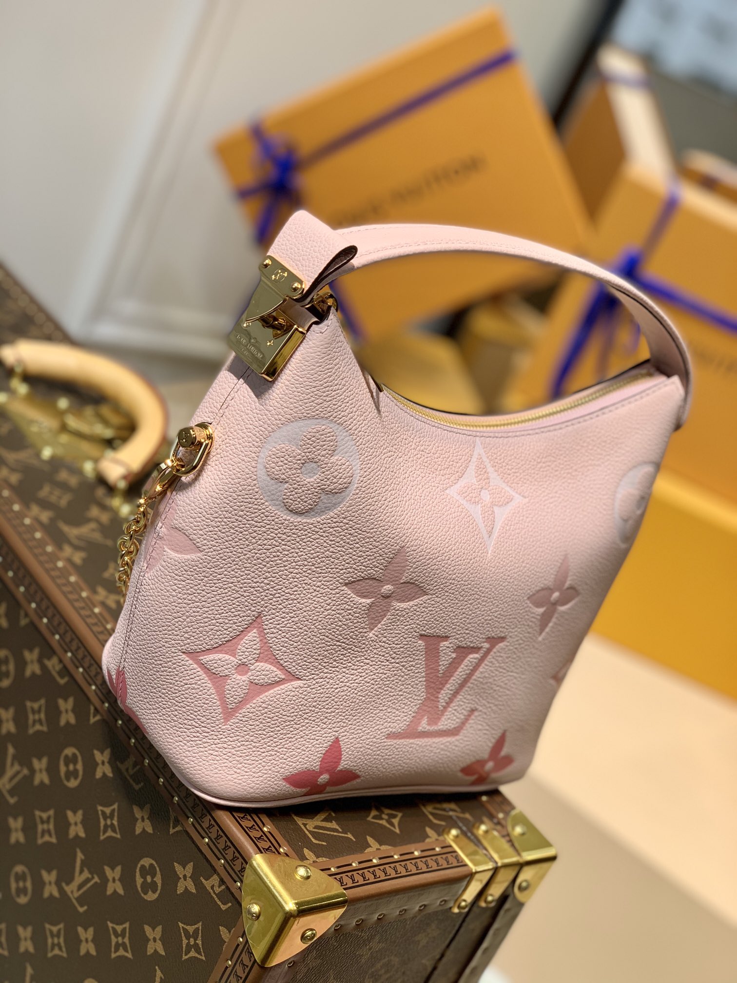 Louis Vuitton Marshmallow Hobo-24*22*13CM