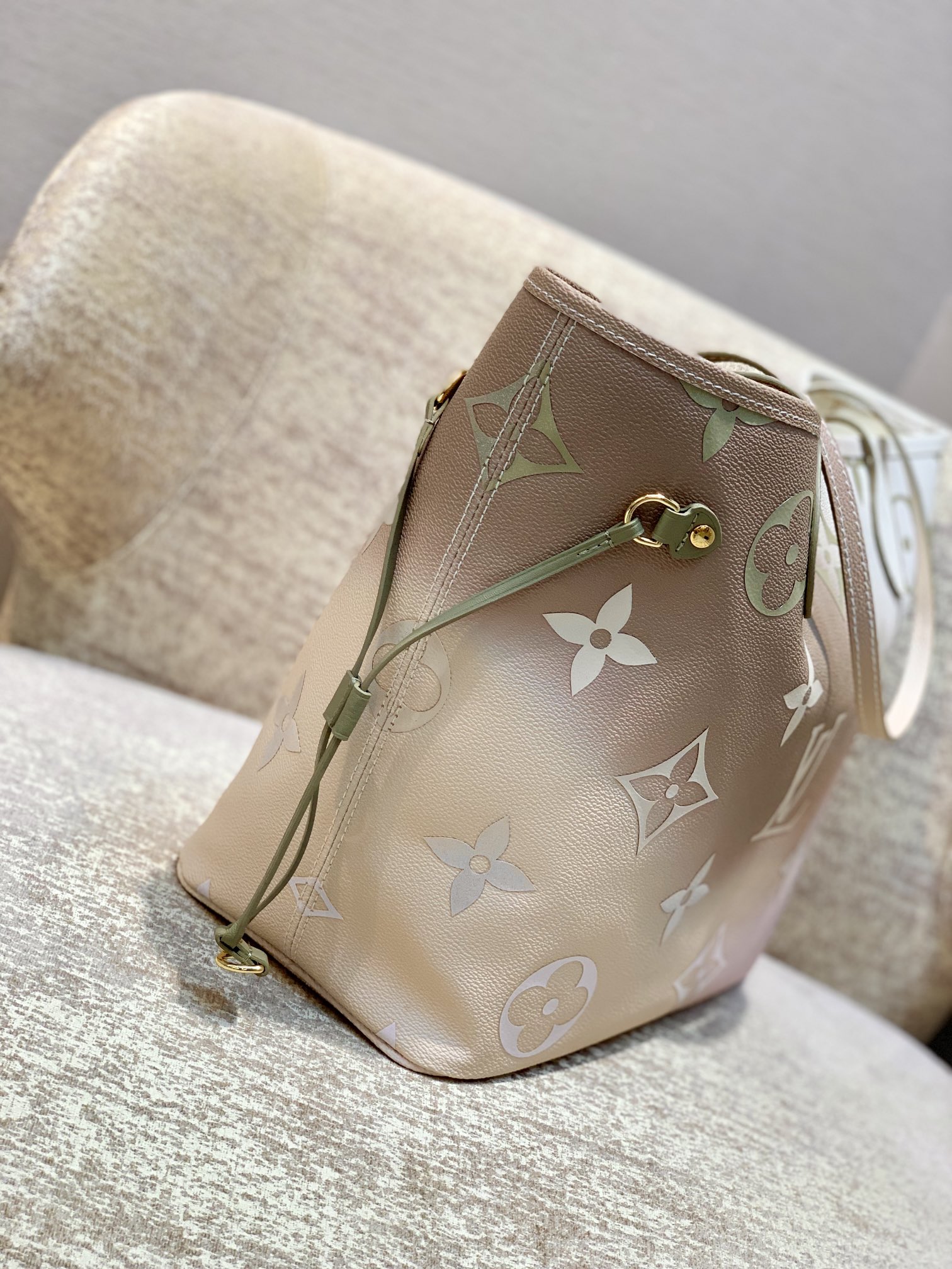 Louis Vuitton Neverfull M46102-32*29*17CM