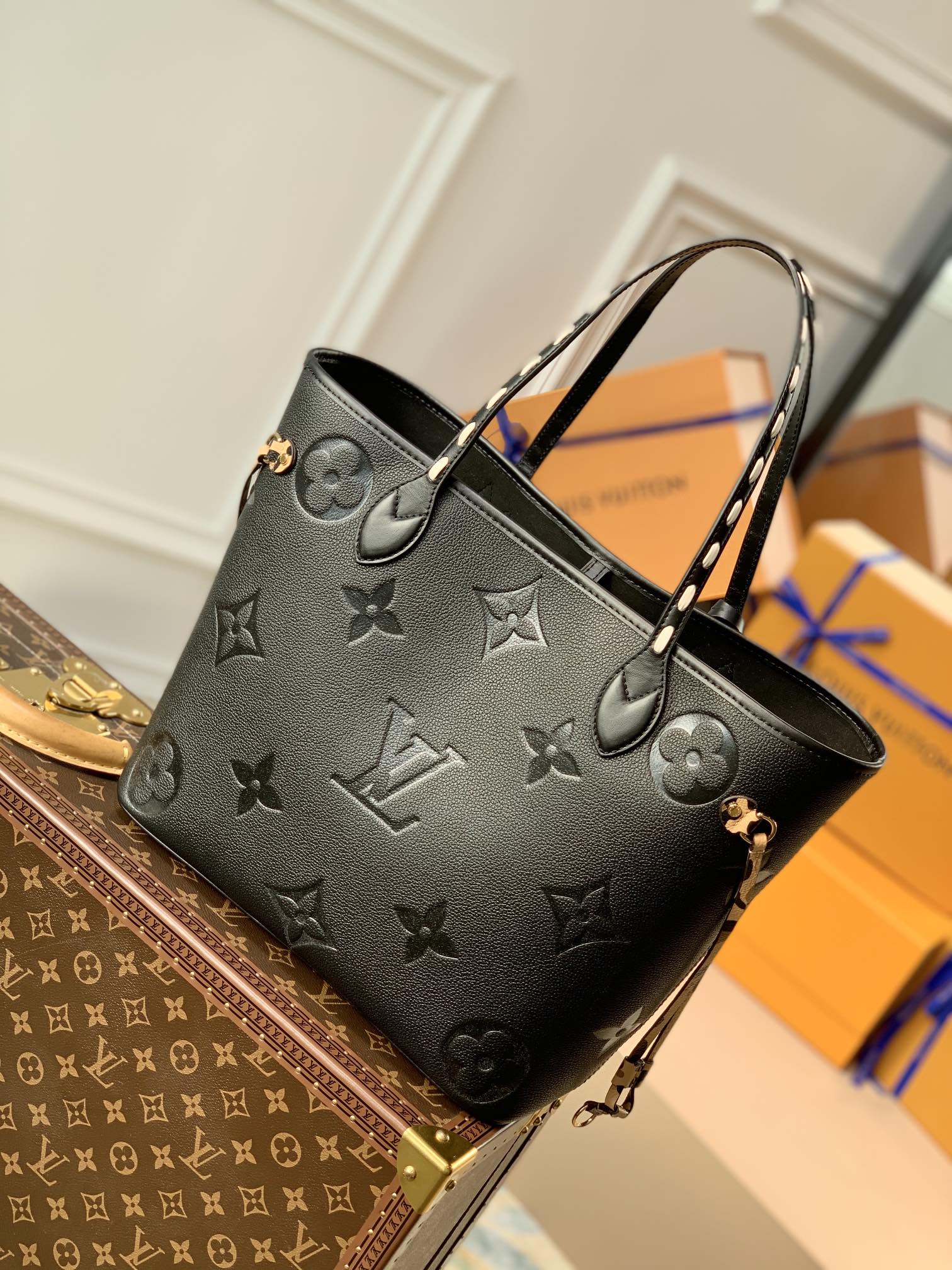 Louis Vuitton Neverfull MM-Red inside-32*29*17CM