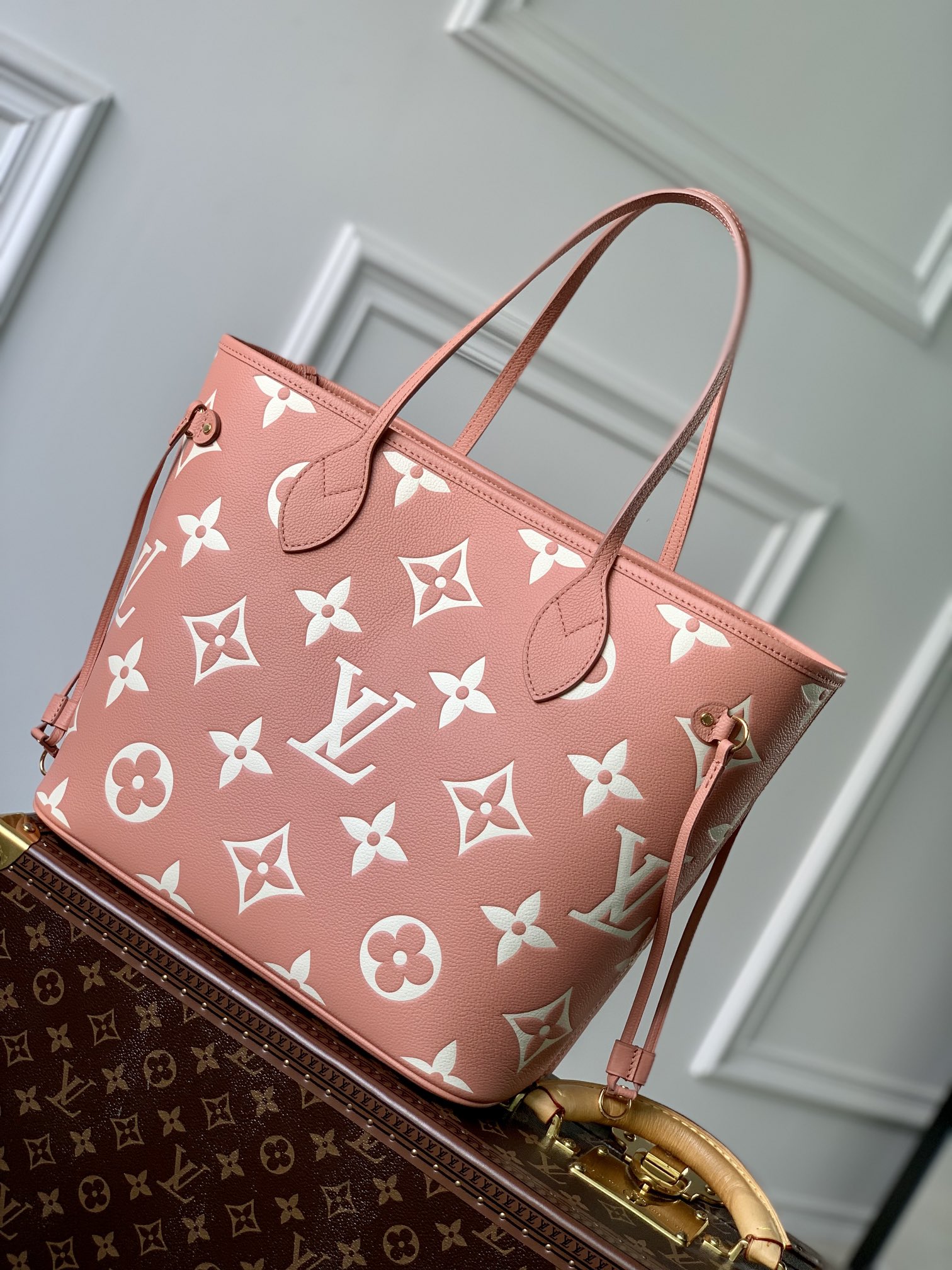 Louis Vuitton Neverfull MM (Red Inside) -32*29*17CM