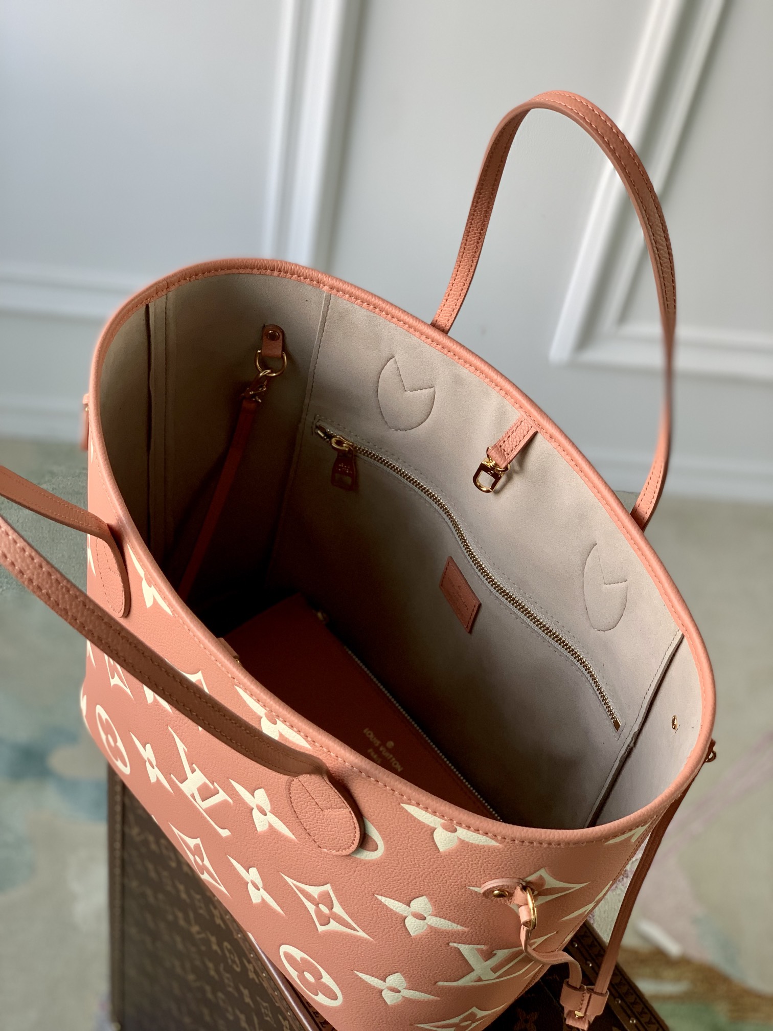Louis Vuitton Neverfull MM (Red Inside) -32*29*17CM