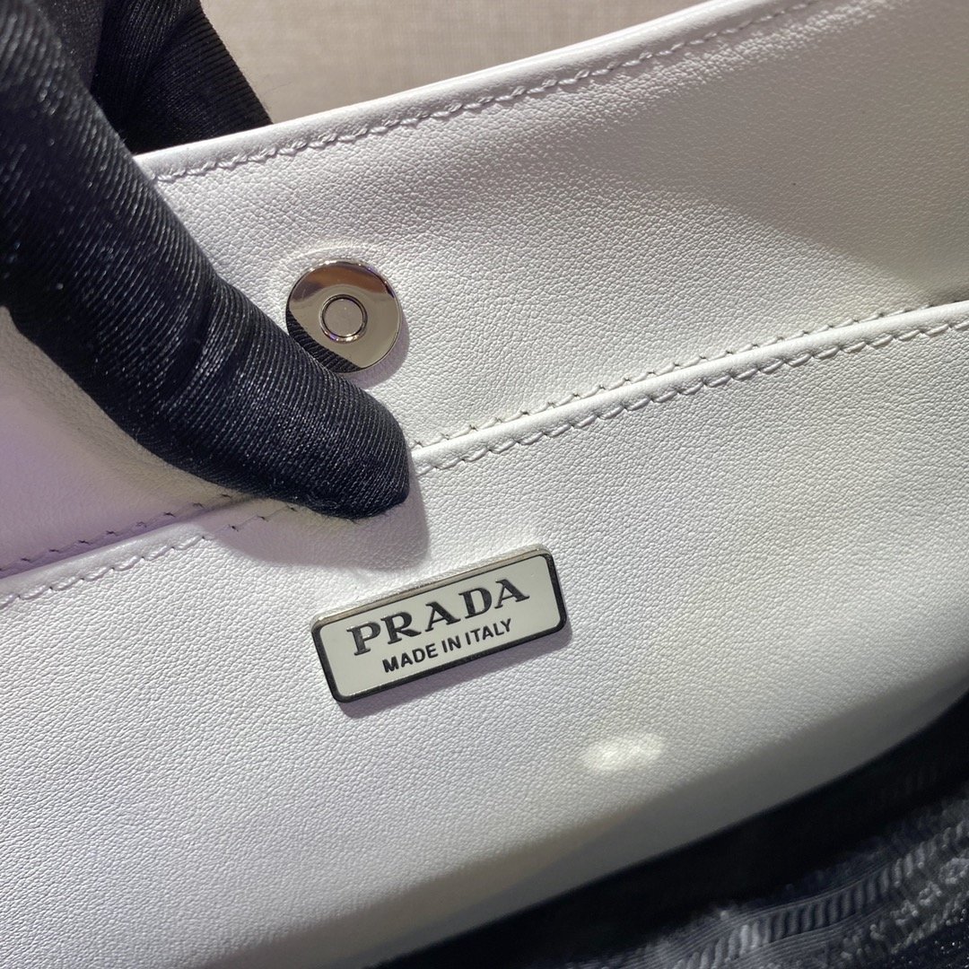 Prada Vintage Handbags1BC148-26*16*4CM