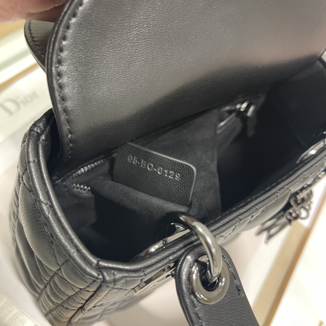 Lady Diro Handle Bags