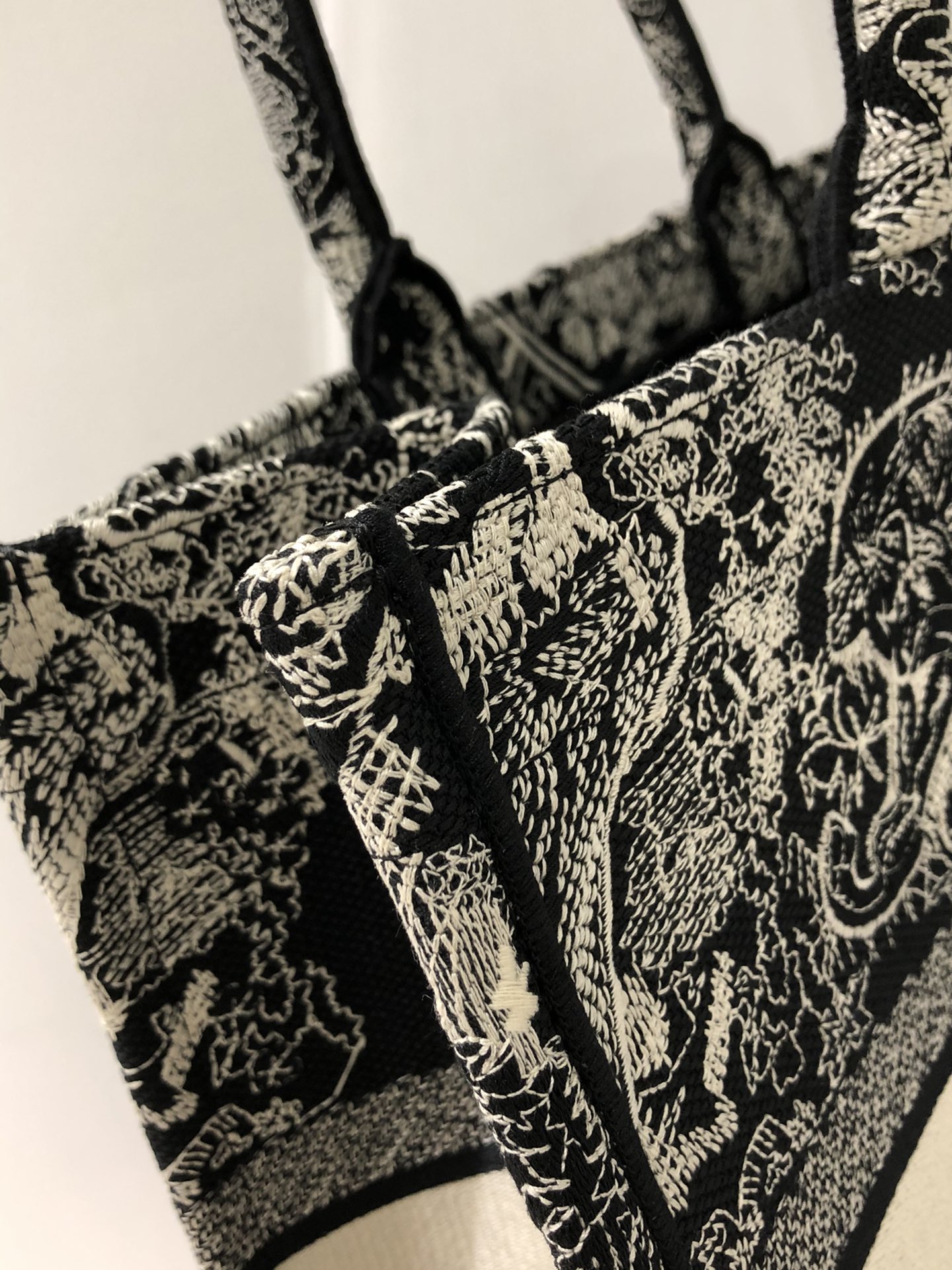 Diro Book Tote Bags-42*32*5CM