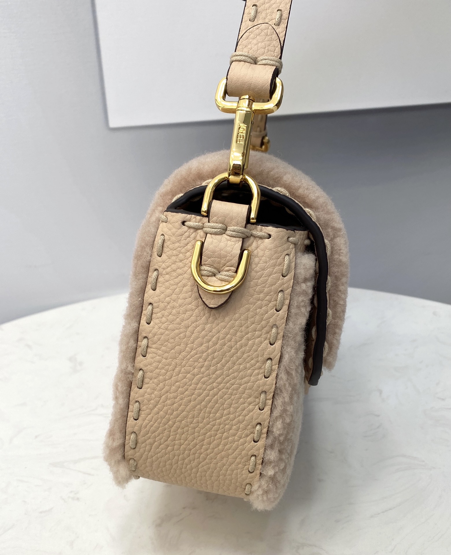 FendI Medium Baguette Bag-27×6×15CM
