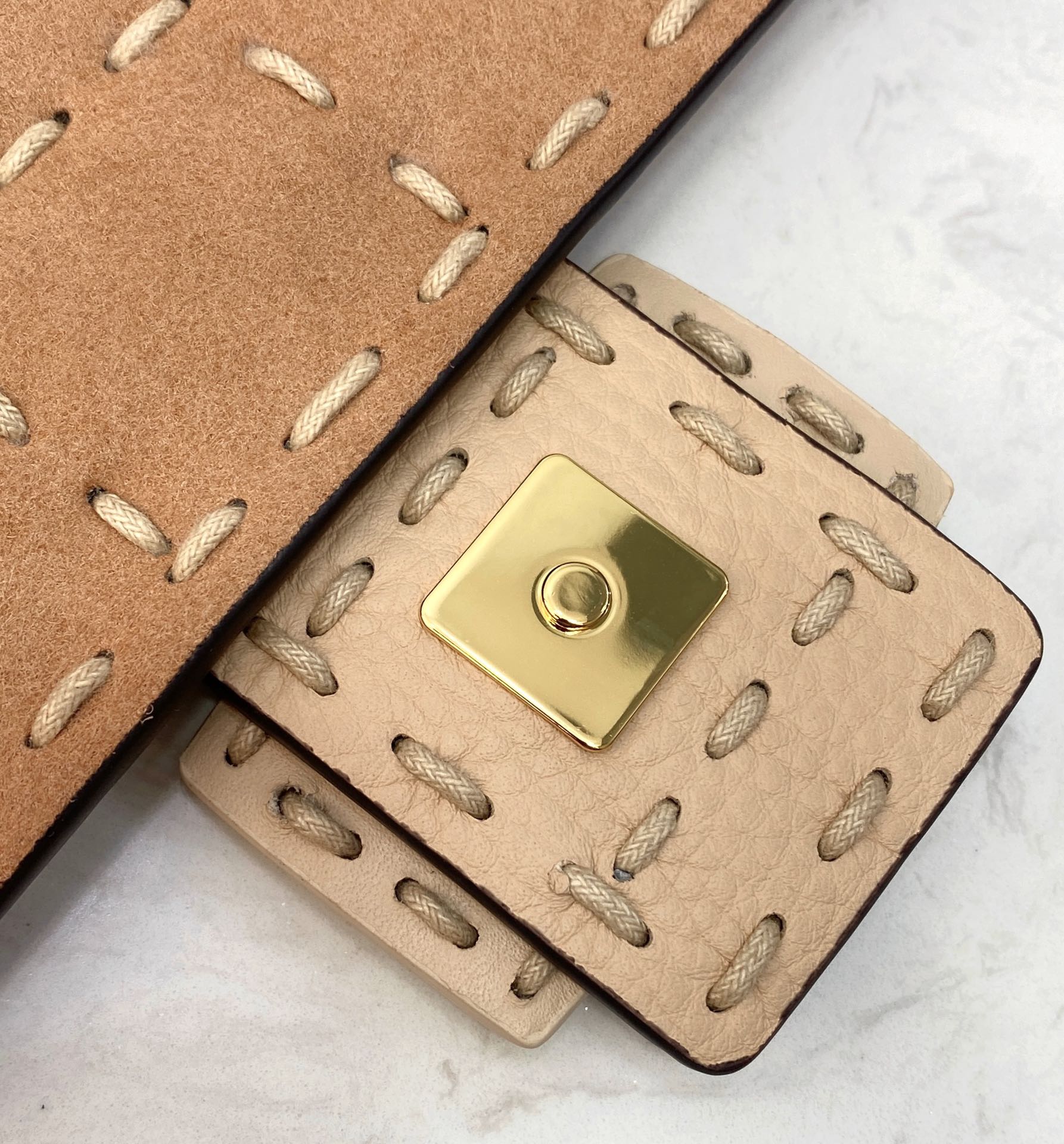FendI Medium Baguette Bag-27×6×15CM