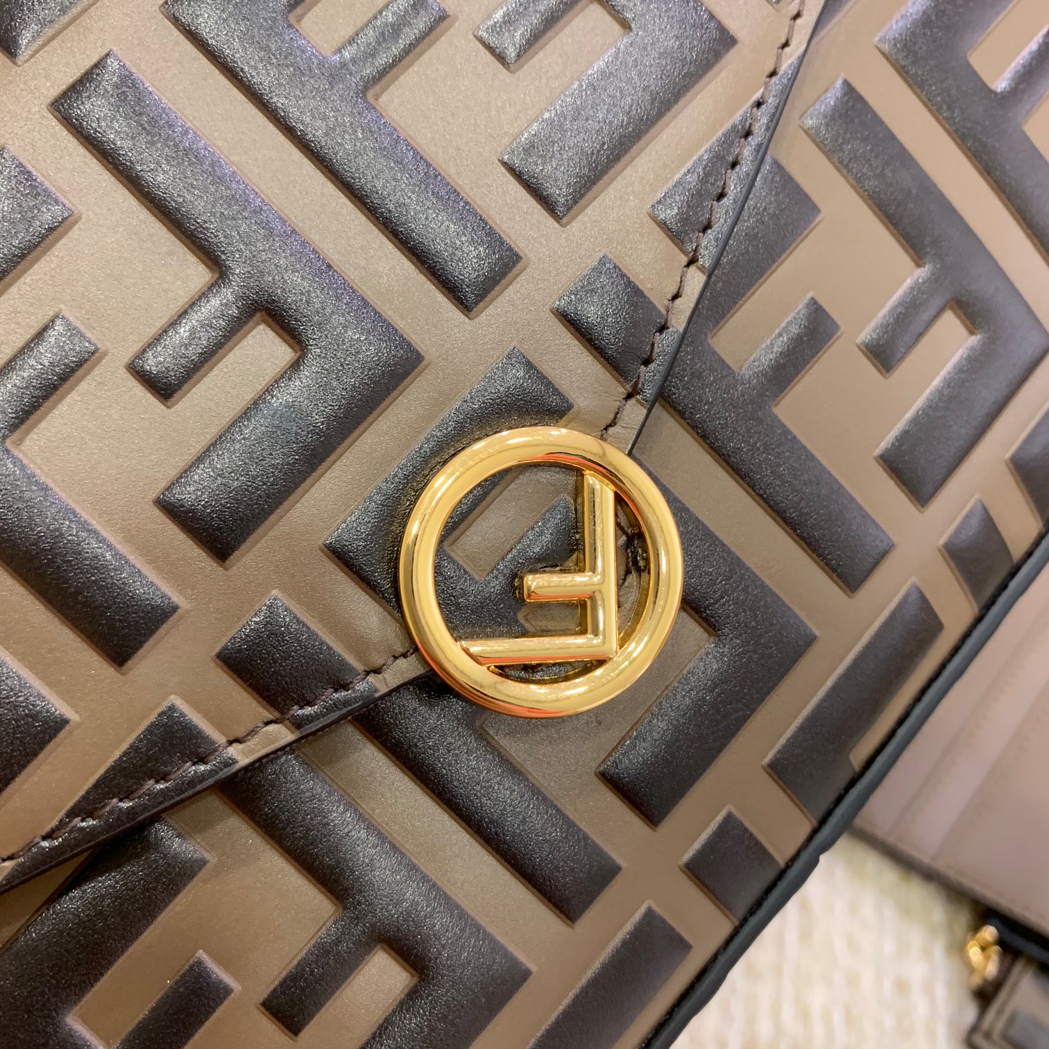 FendI Chian Bag-22x12x3CM