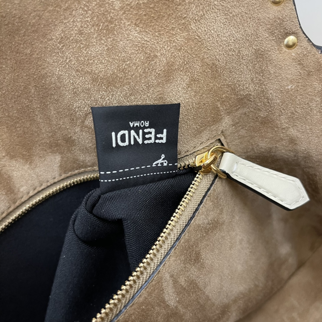 FendI Medium Baguette Bag-26x15x4CM